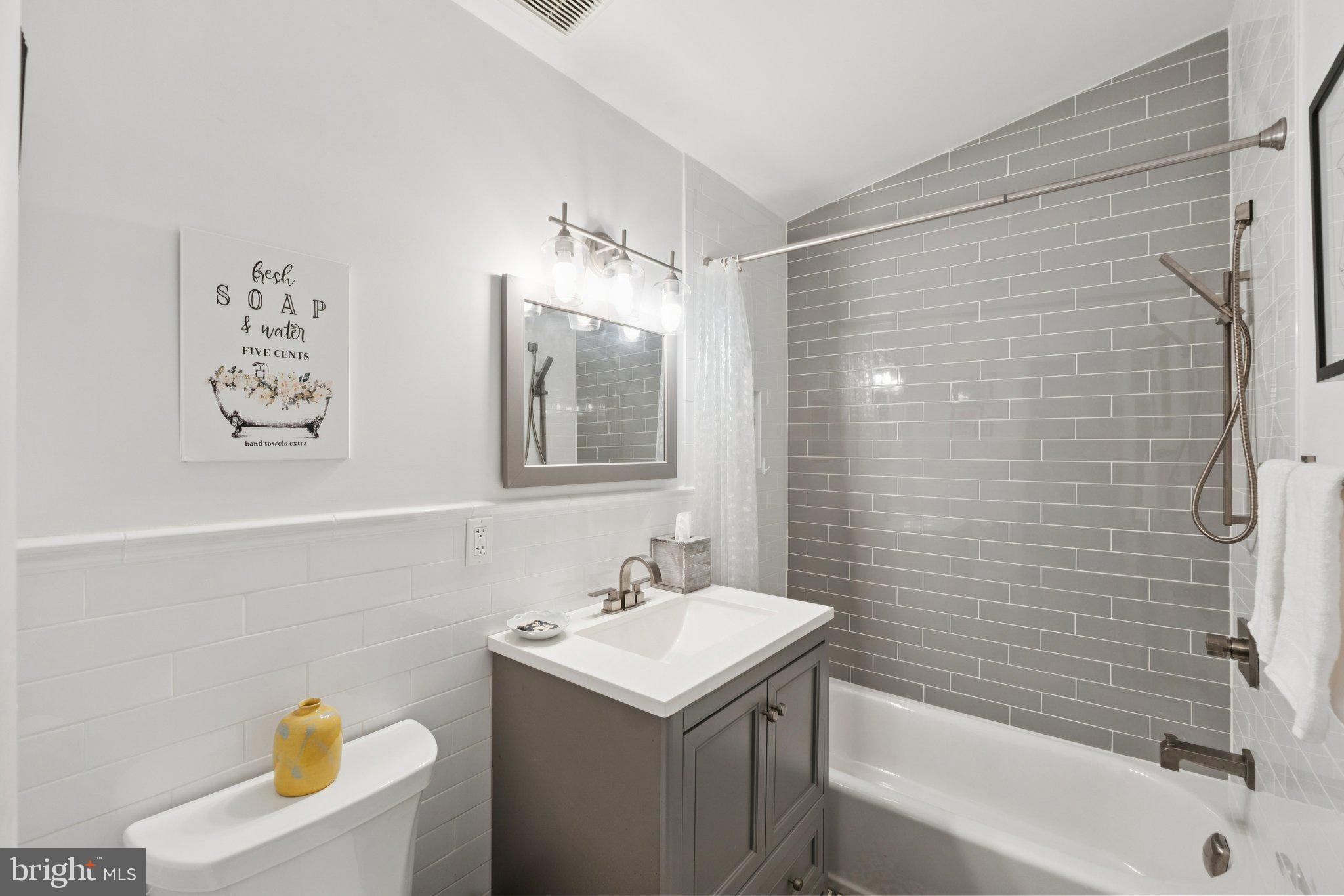 ROCK CREEK PALISADES - Residential