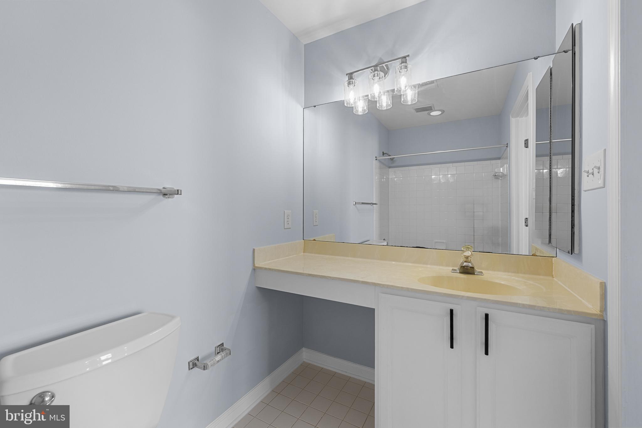 CLOVERLEAF TOWNHOMES - Residential