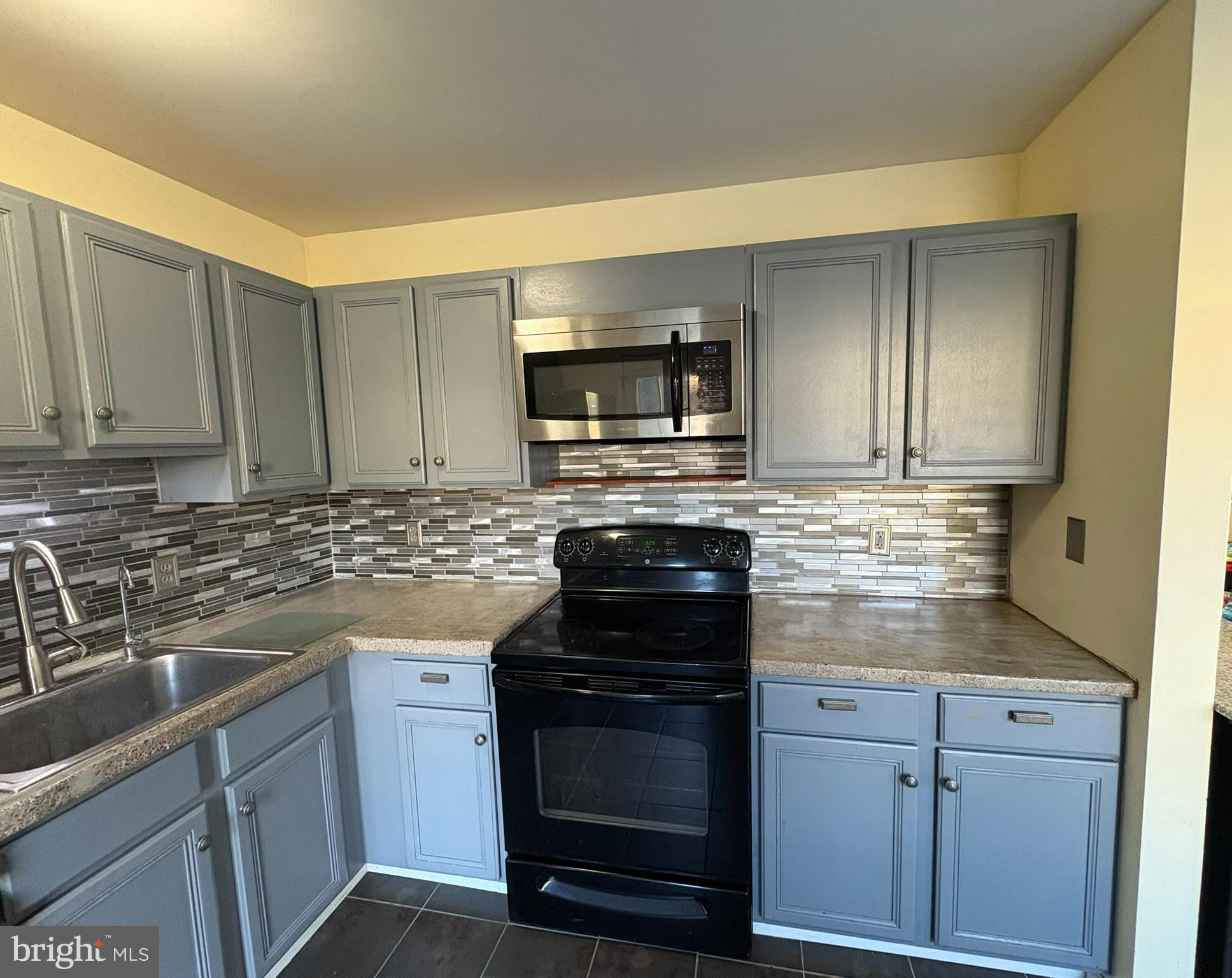 WALNUT BANK FARMS - Residential