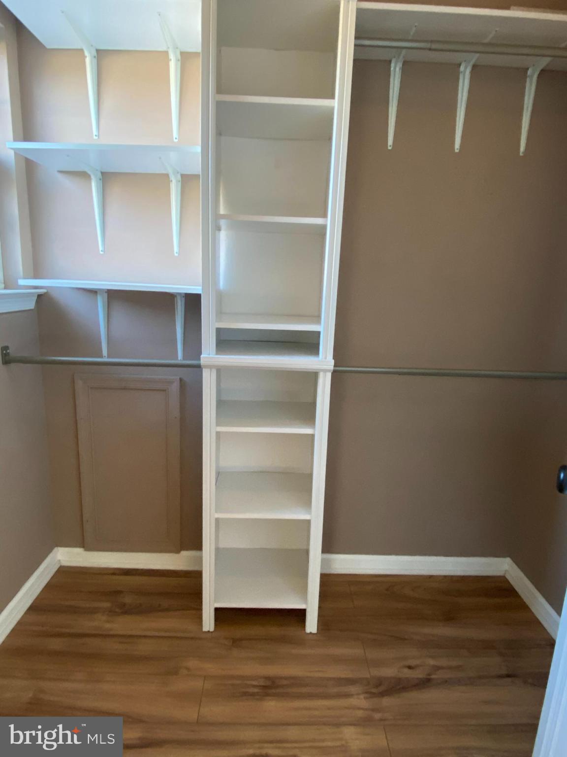 WALNUT BANK FARMS - Residential