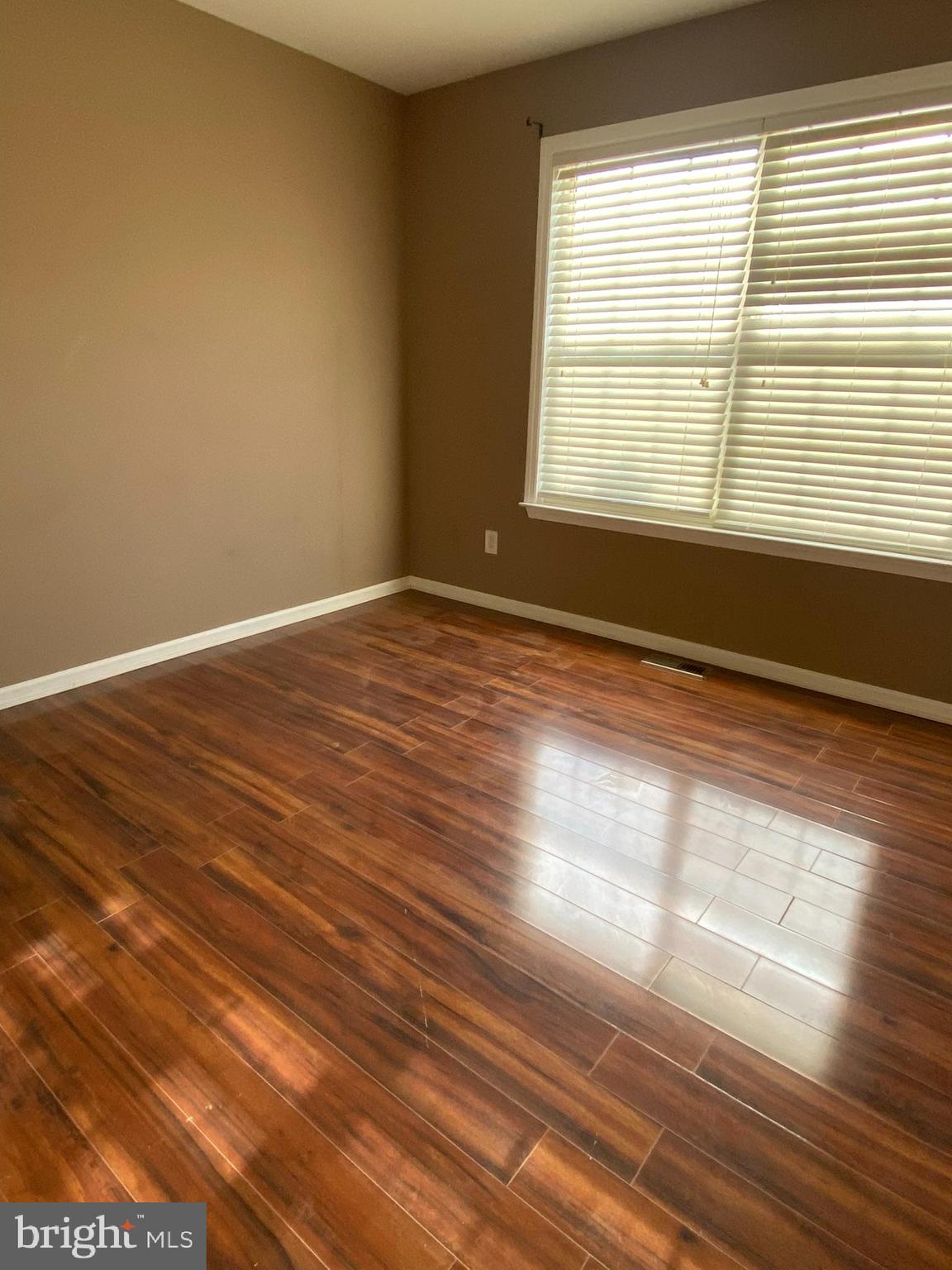 WALNUT BANK FARMS - Residential