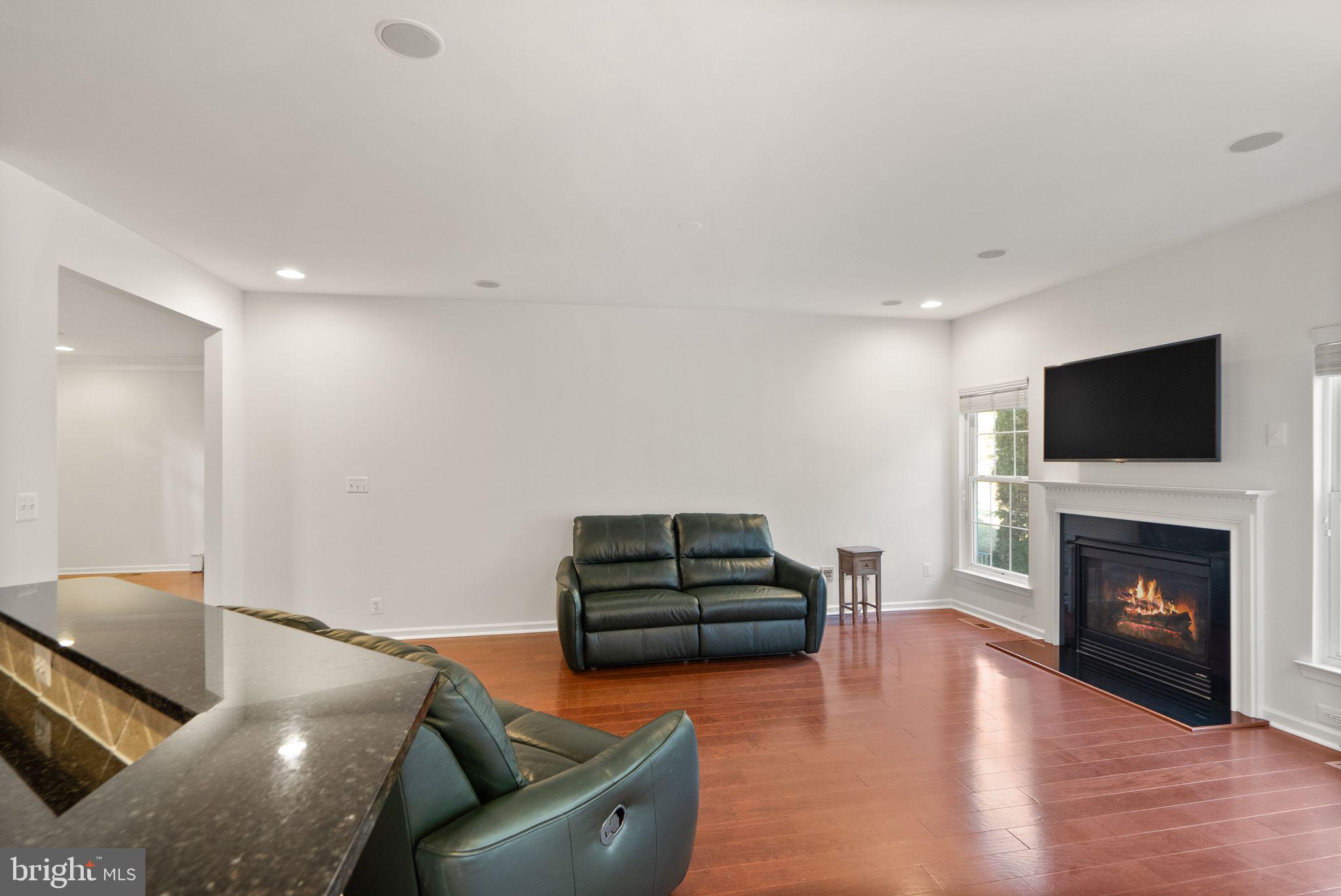 SOUTH RIDING - Residential