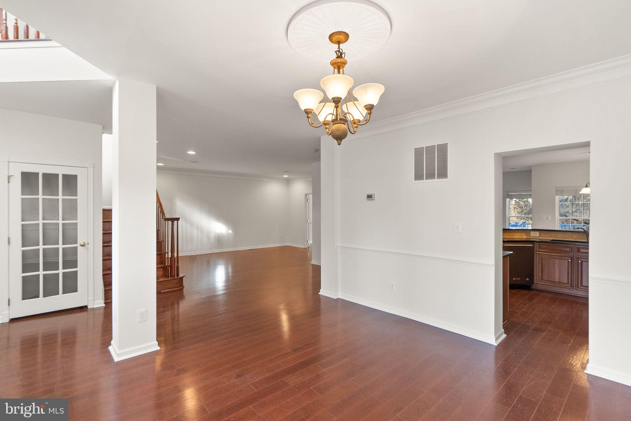 SOUTH RIDING - Residential