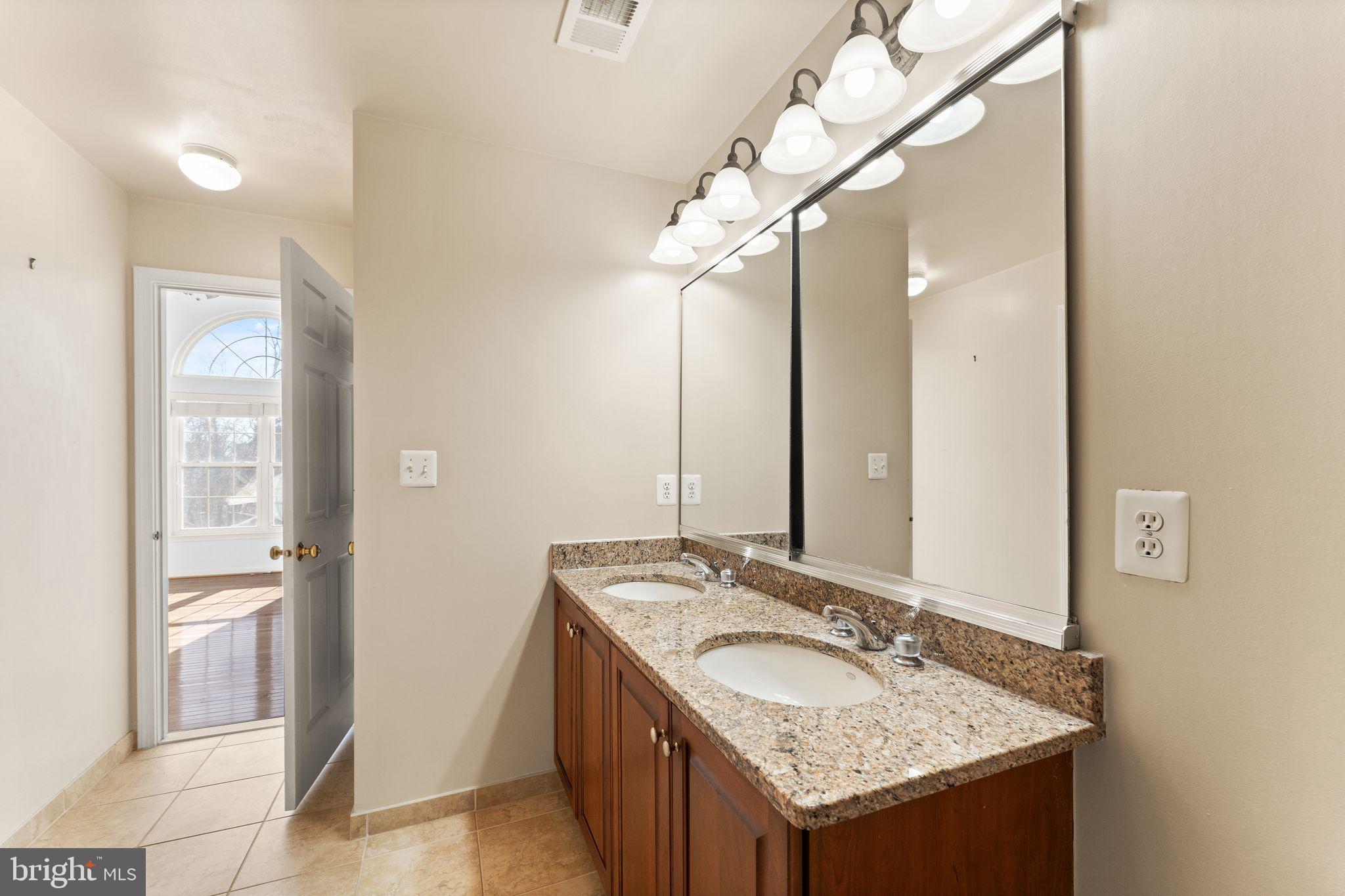 SOUTH RIDING - Residential