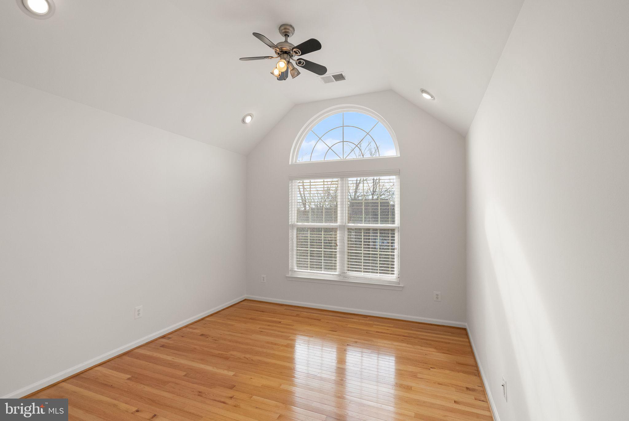 SOUTH RIDING - Residential