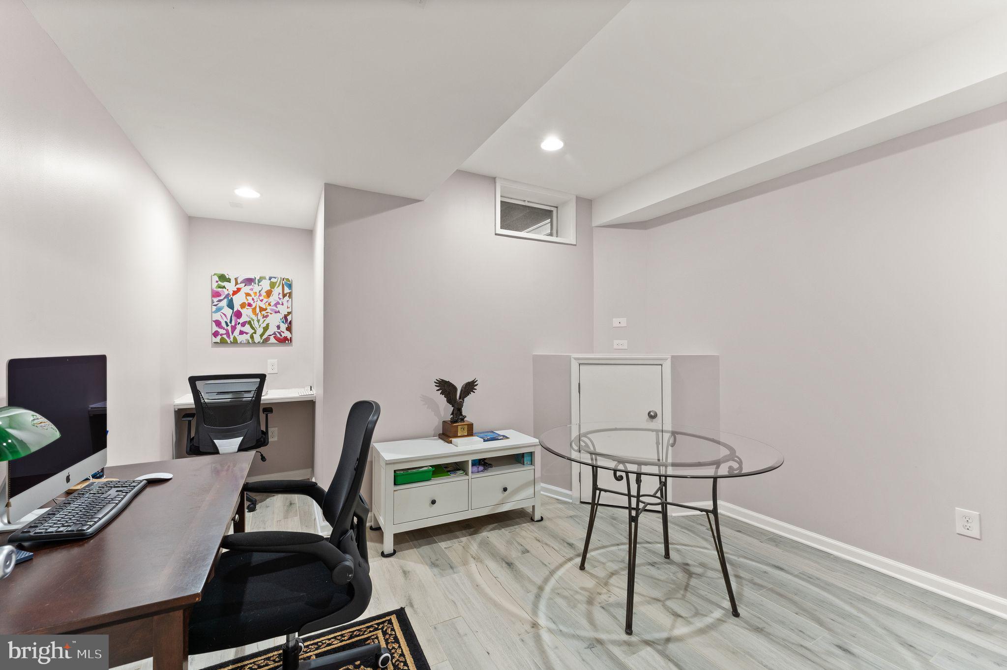 SOUTH RIDING - Residential