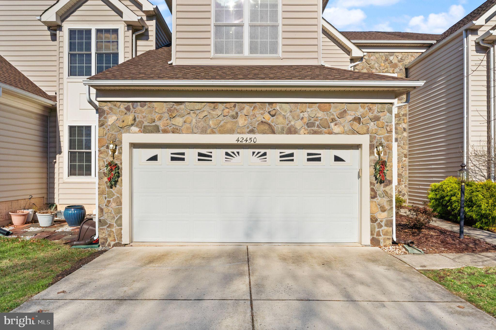 SOUTH RIDING - Residential