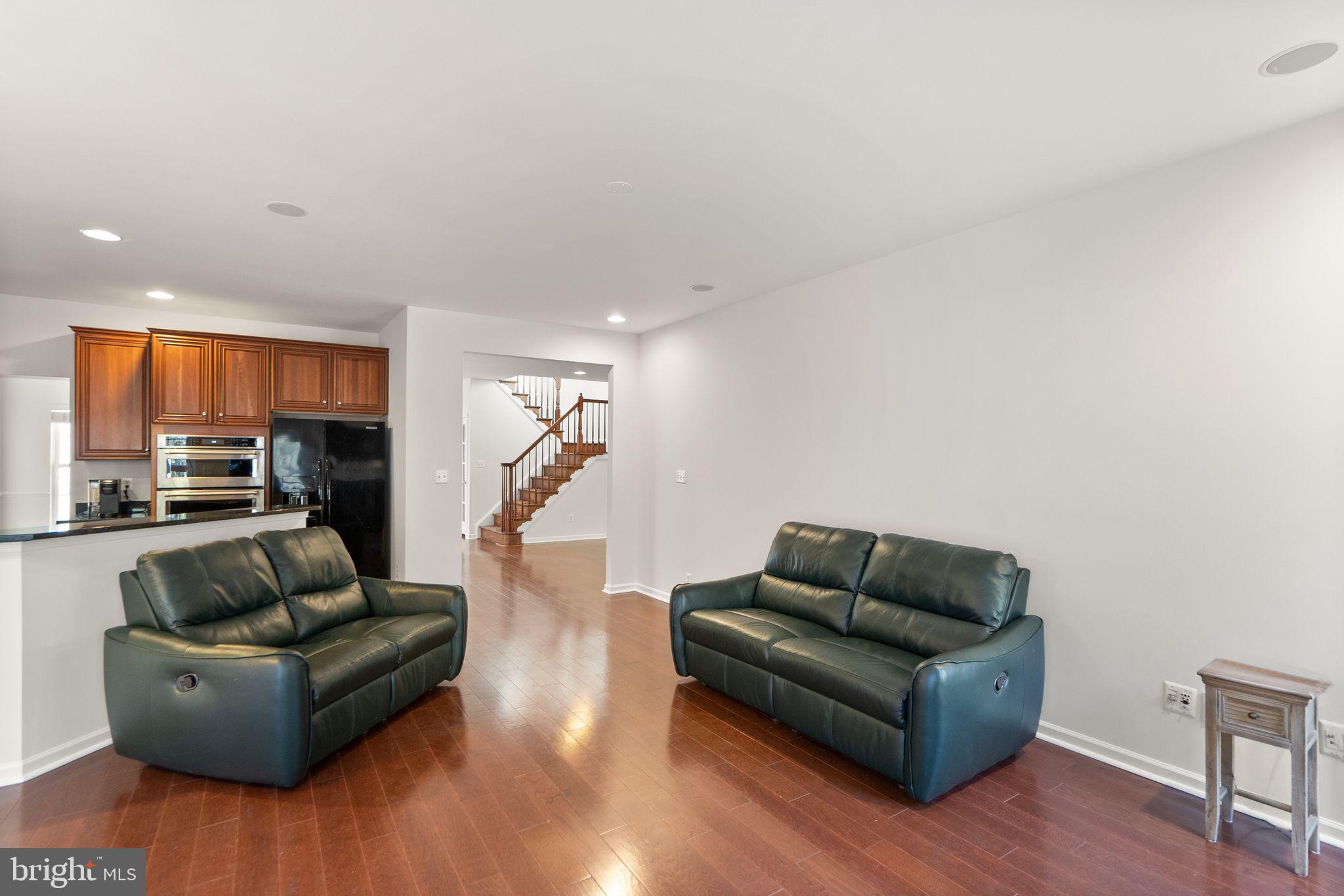 SOUTH RIDING - Residential