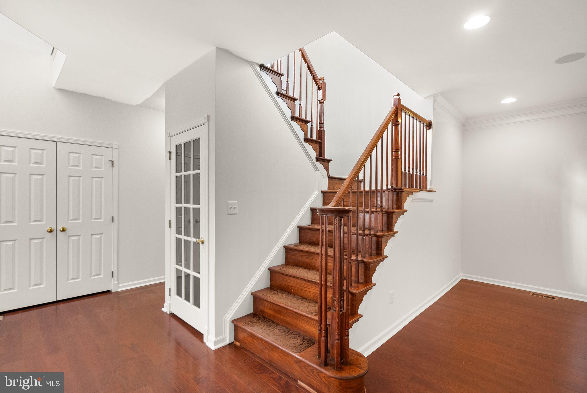 SOUTH RIDING - Residential