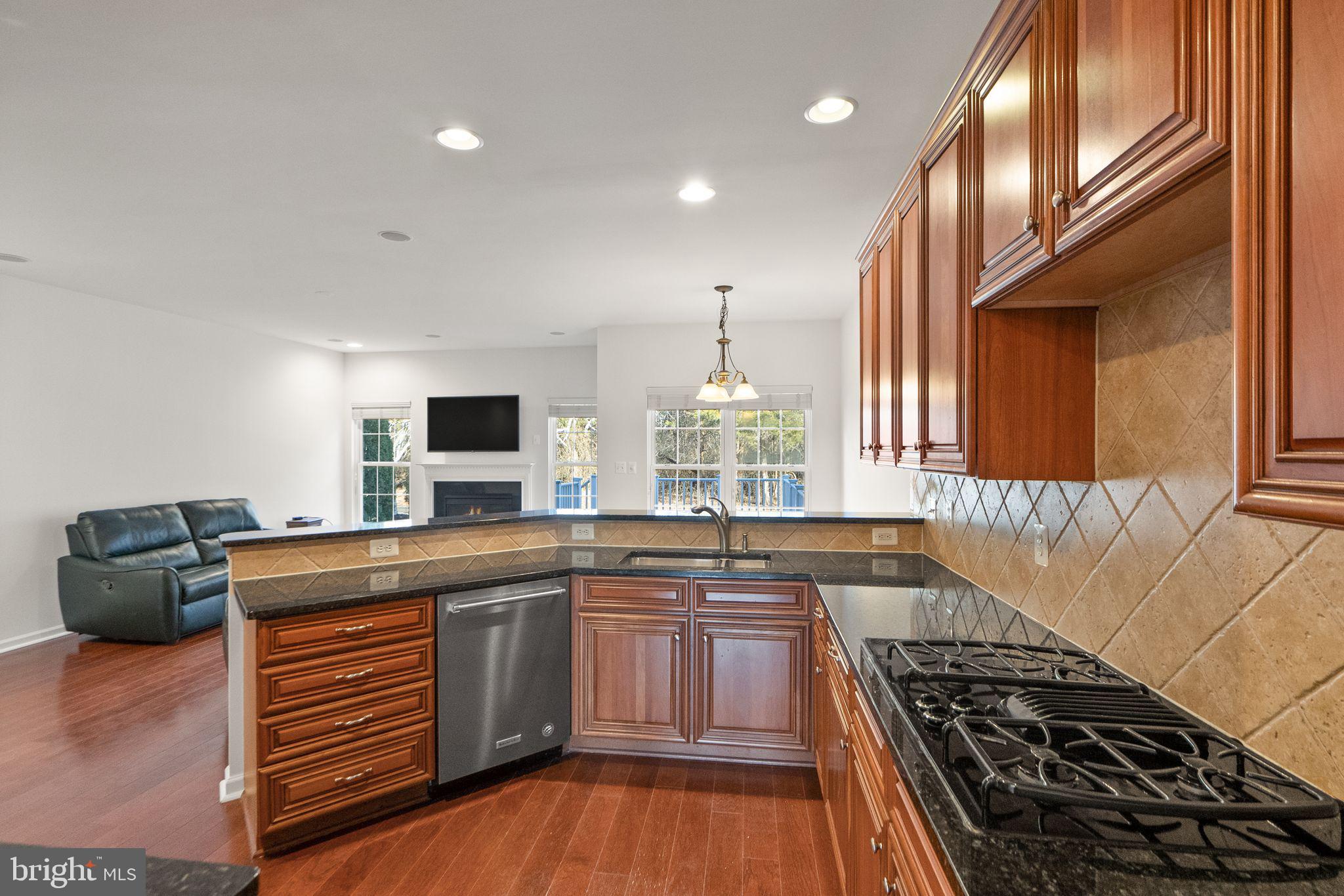 SOUTH RIDING - Residential