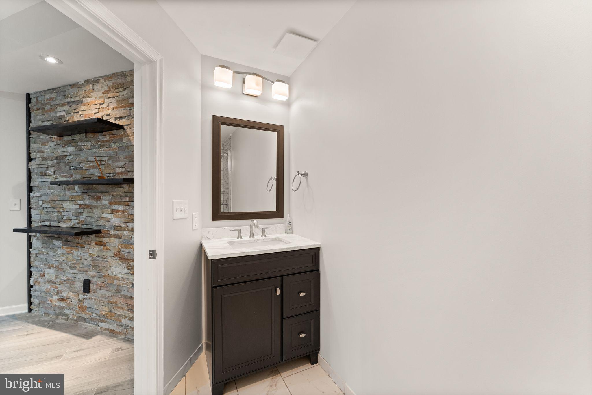 SOUTH RIDING - Residential