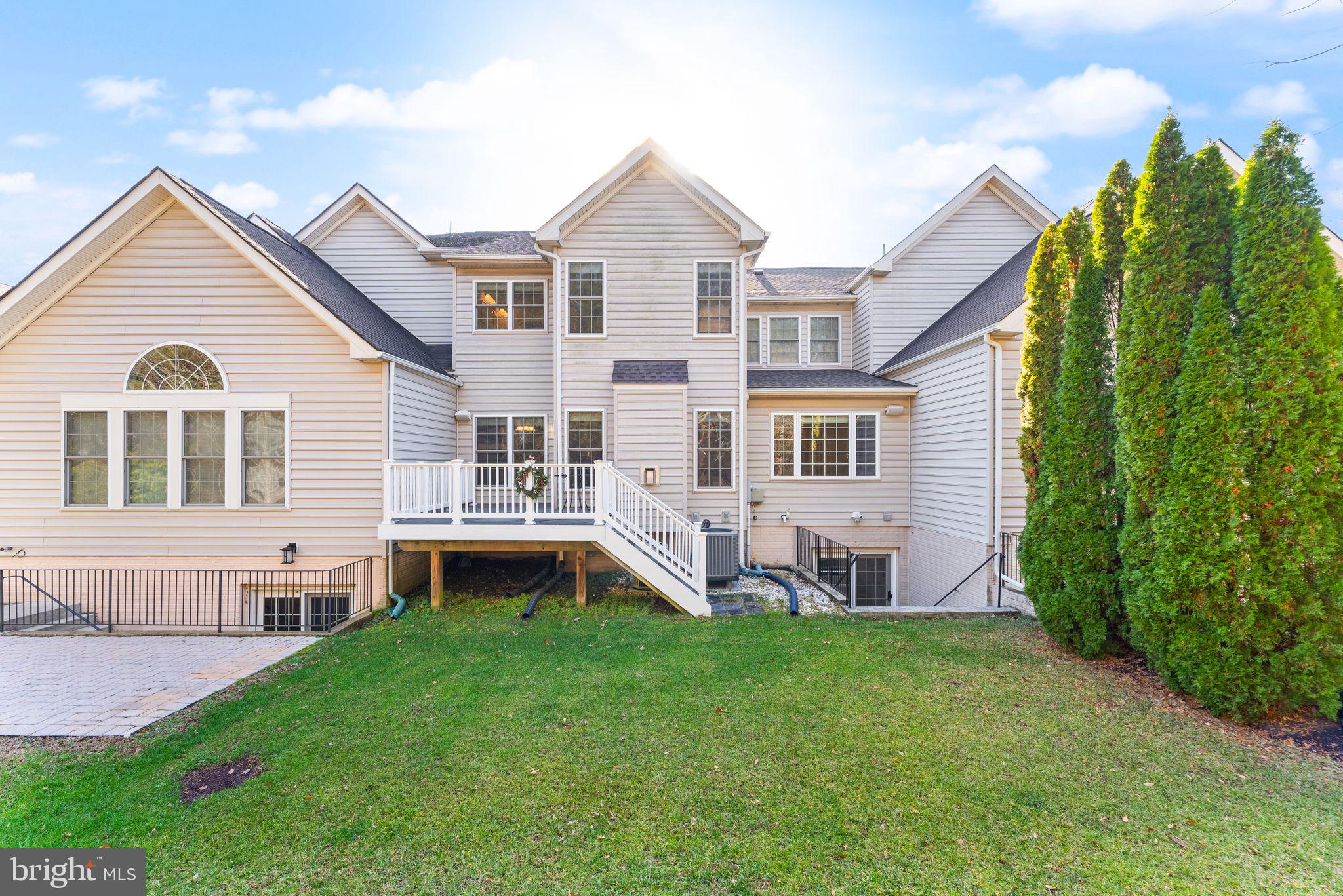 SOUTH RIDING - Residential