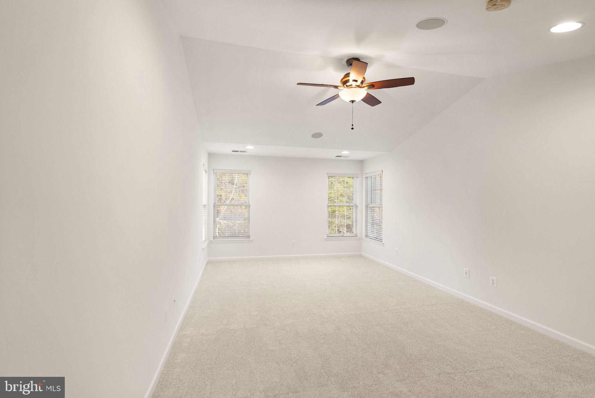 SOUTH RIDING - Residential