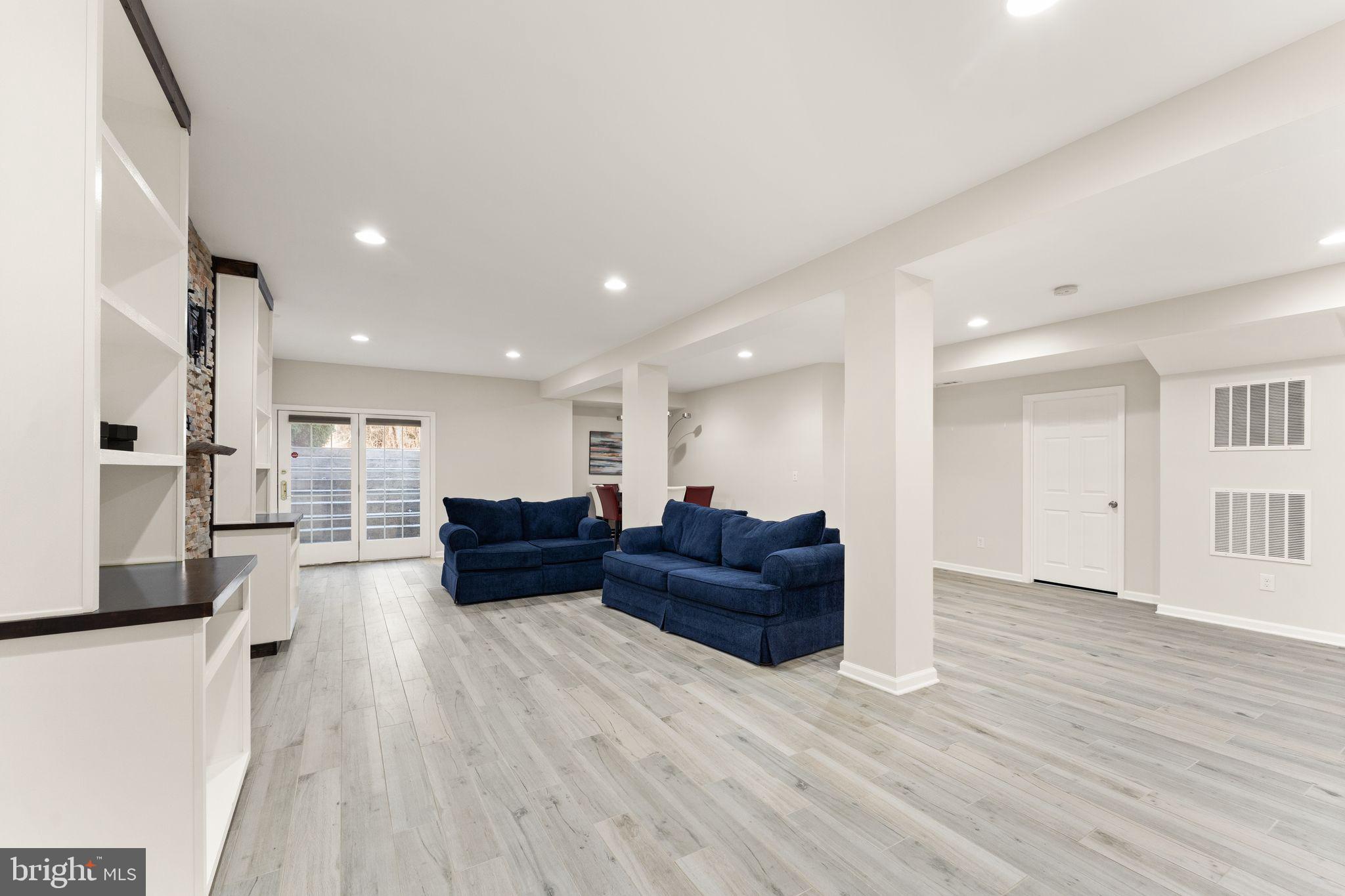 SOUTH RIDING - Residential