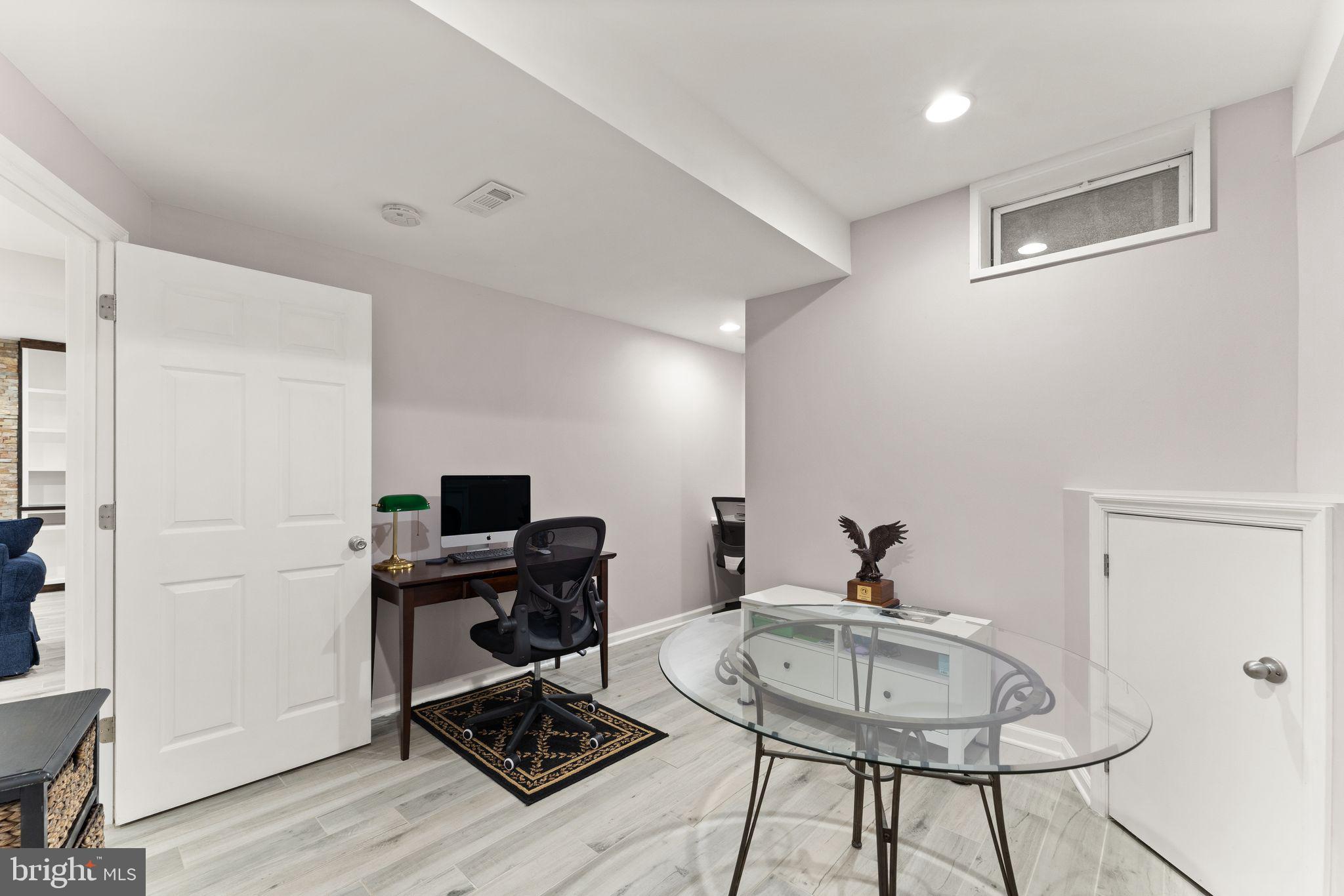 SOUTH RIDING - Residential