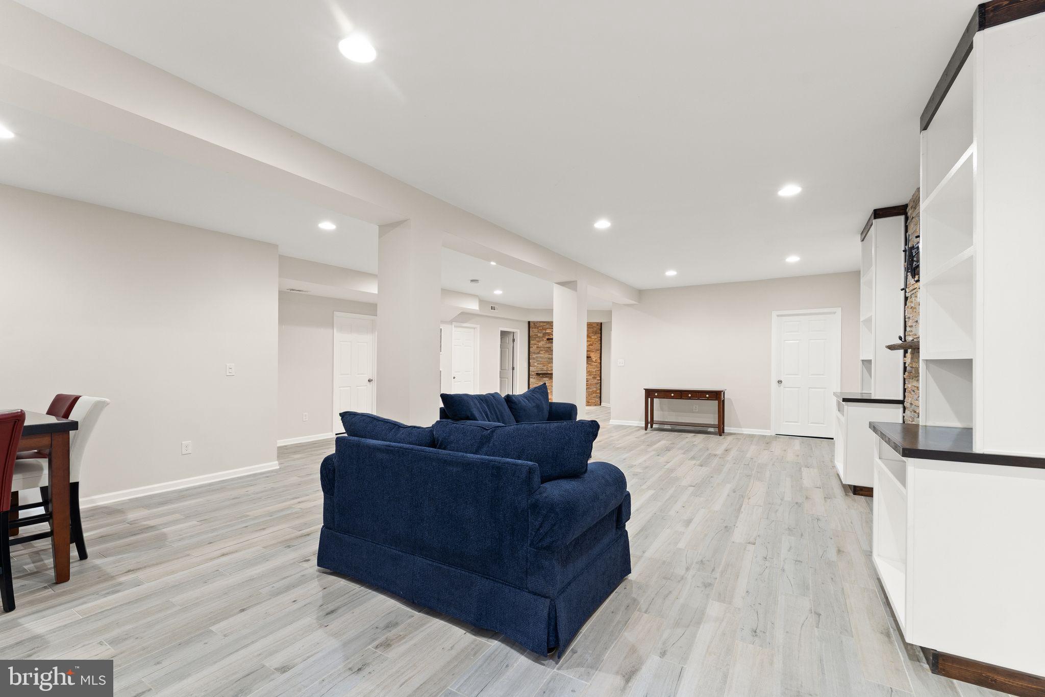 SOUTH RIDING - Residential