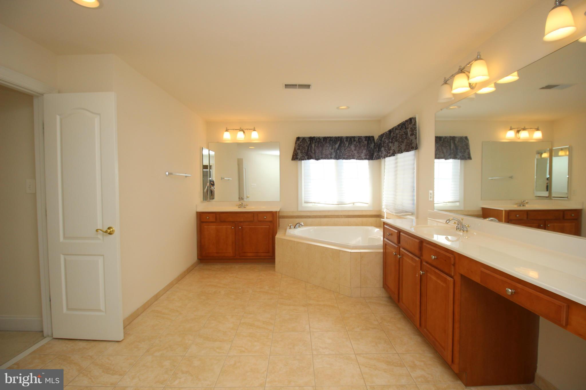 LANSDOWNE ON THE POTOMAC - Residential Lease