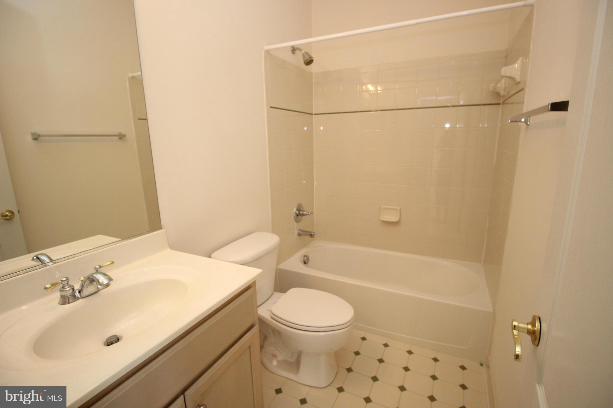 LANSDOWNE ON THE POTOMAC - Residential Lease