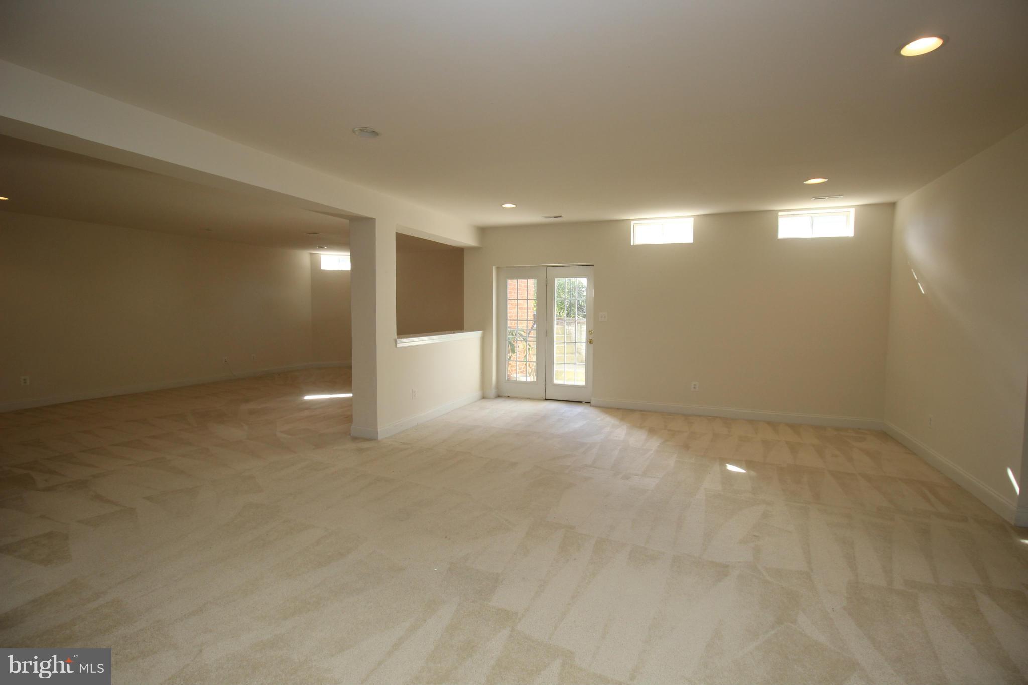 LANSDOWNE ON THE POTOMAC - Residential Lease