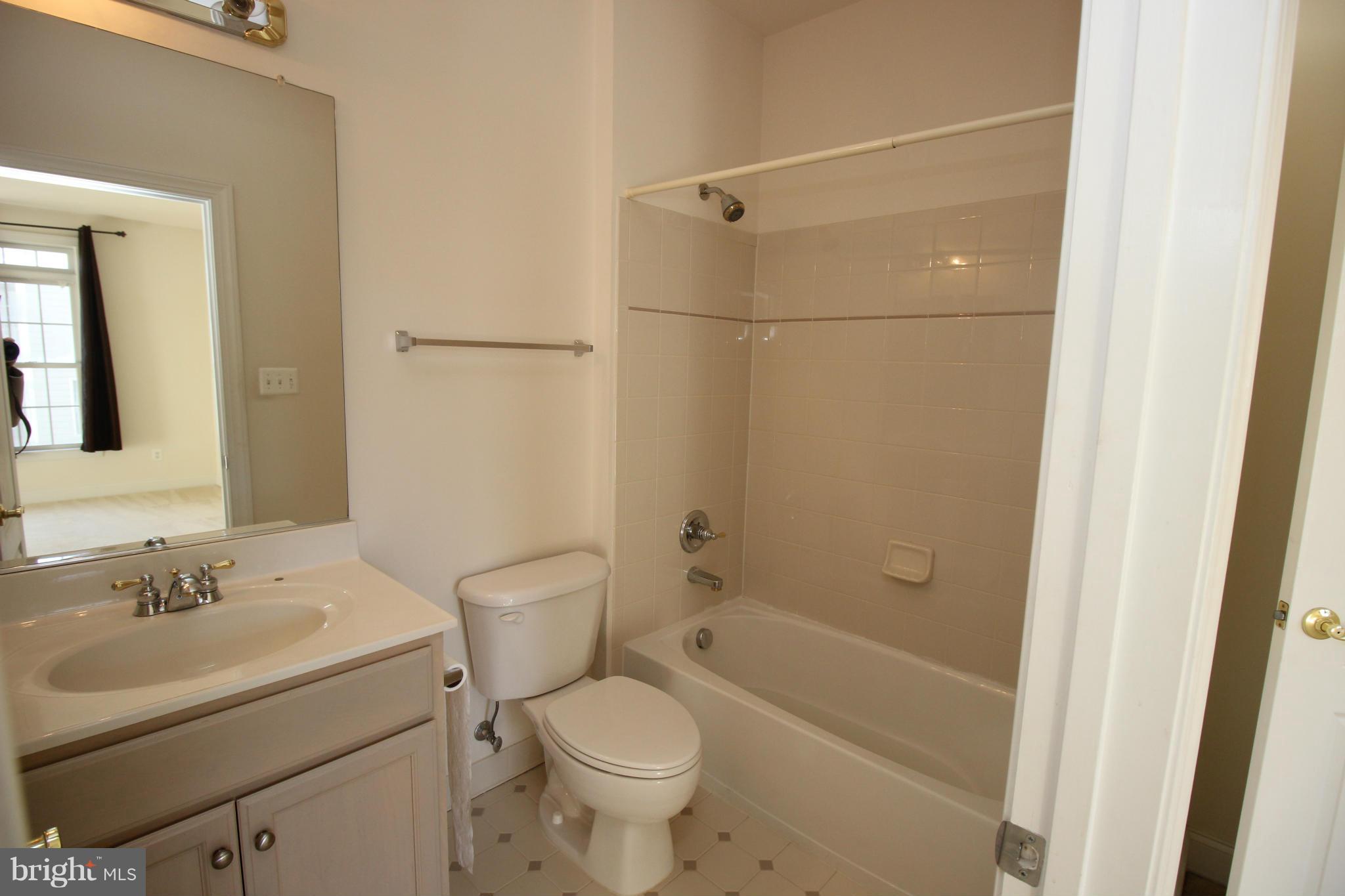 LANSDOWNE ON THE POTOMAC - Residential Lease