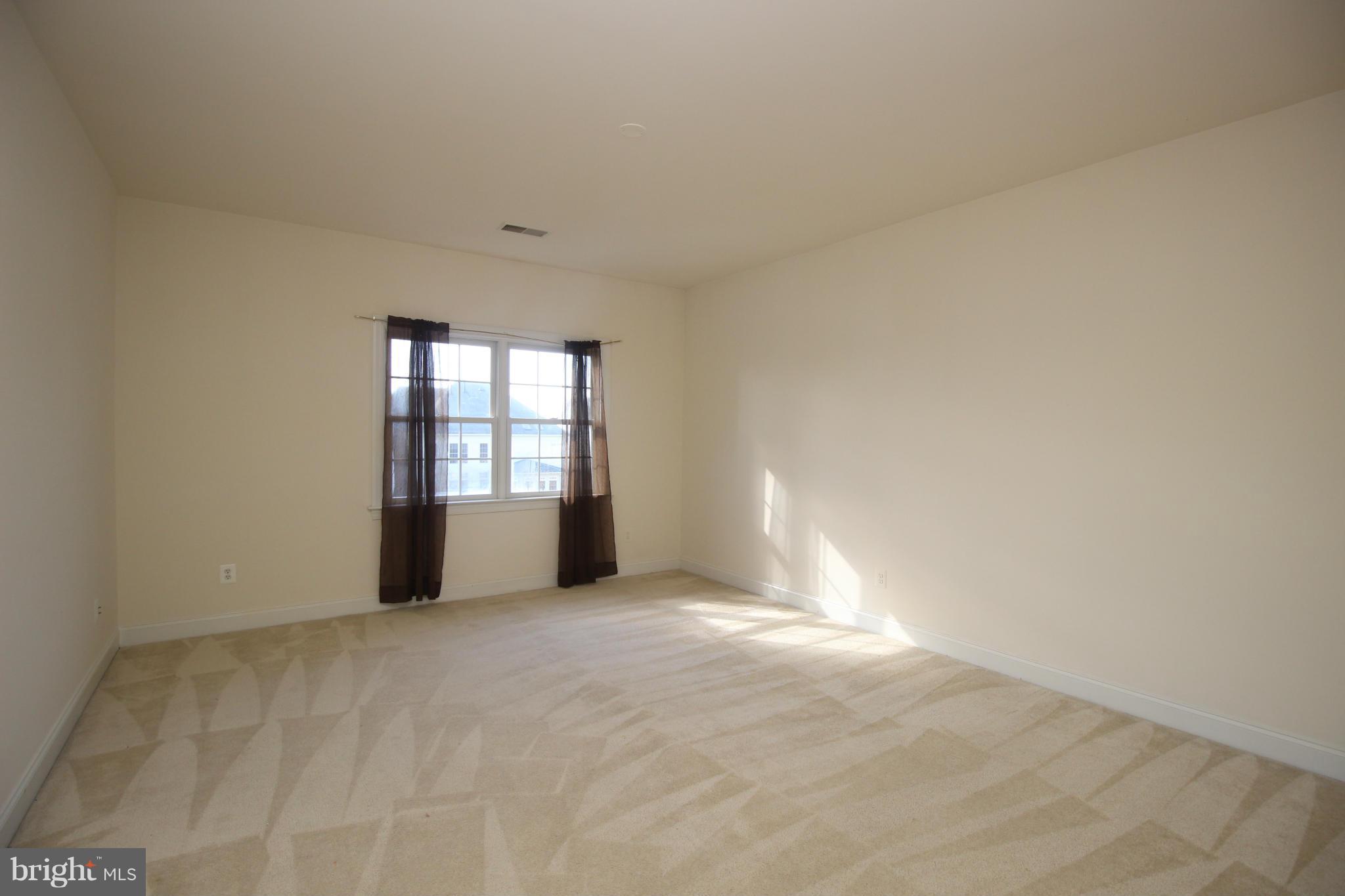 LANSDOWNE ON THE POTOMAC - Residential Lease