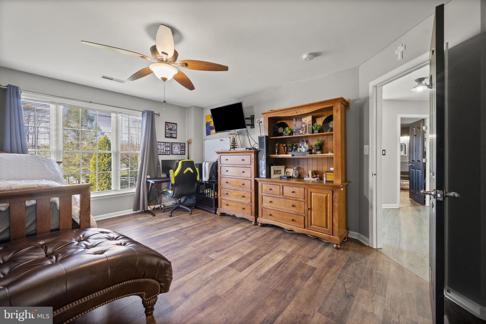 PRIESTFORD OVERLOOK - Residential