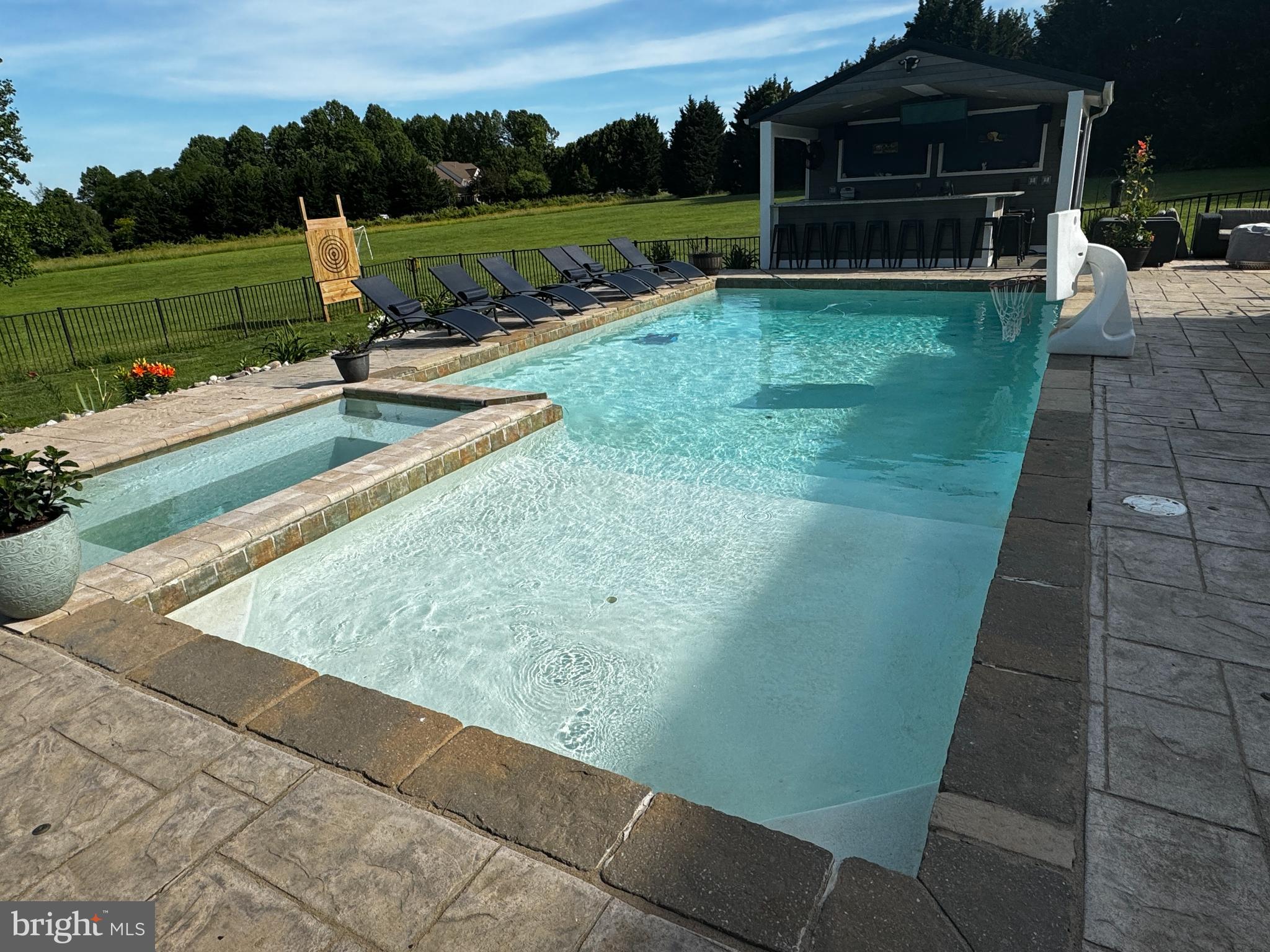 PRIESTFORD OVERLOOK - Residential