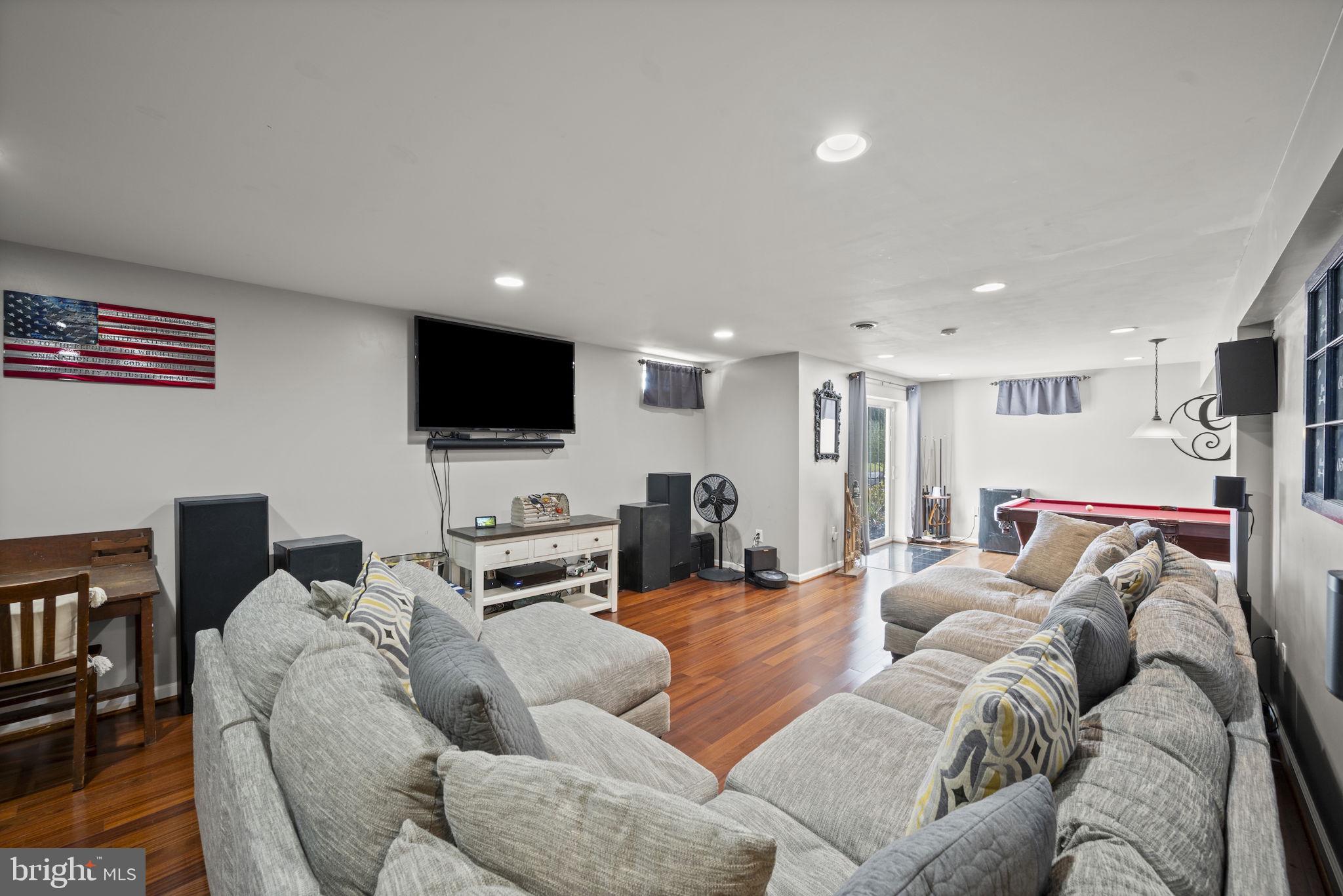 PRIESTFORD OVERLOOK - Residential