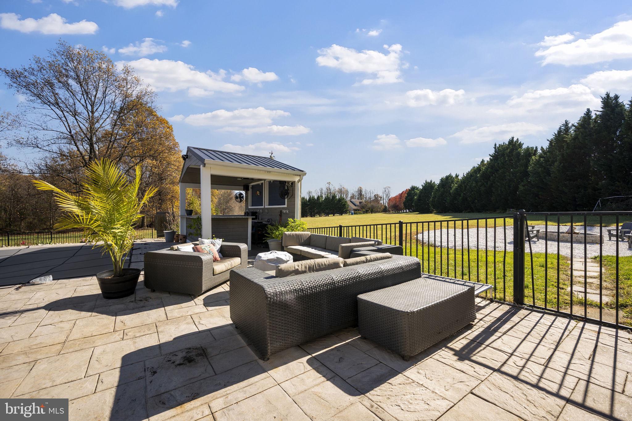 PRIESTFORD OVERLOOK - Residential