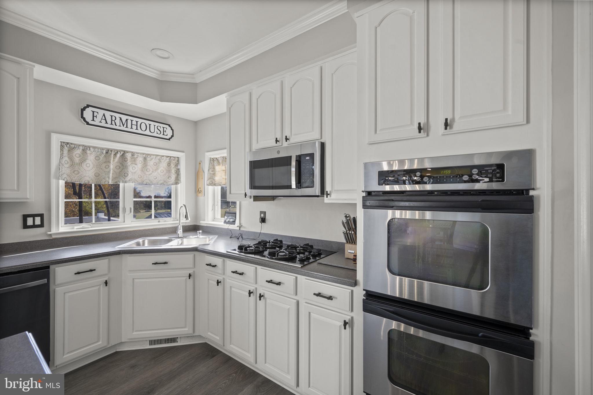 PRIESTFORD OVERLOOK - Residential