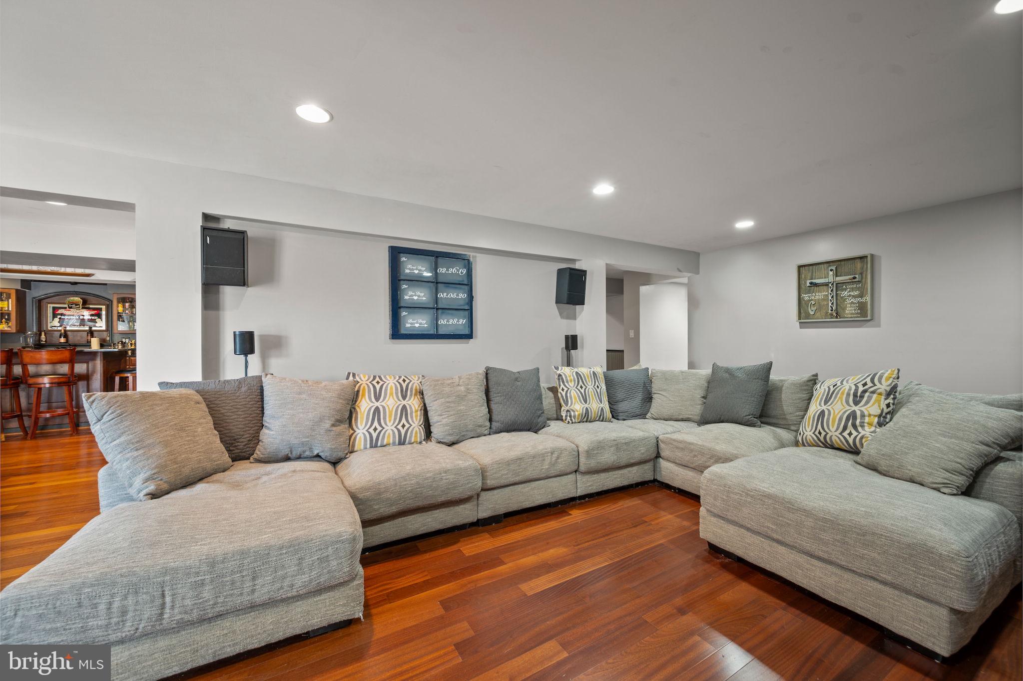 PRIESTFORD OVERLOOK - Residential