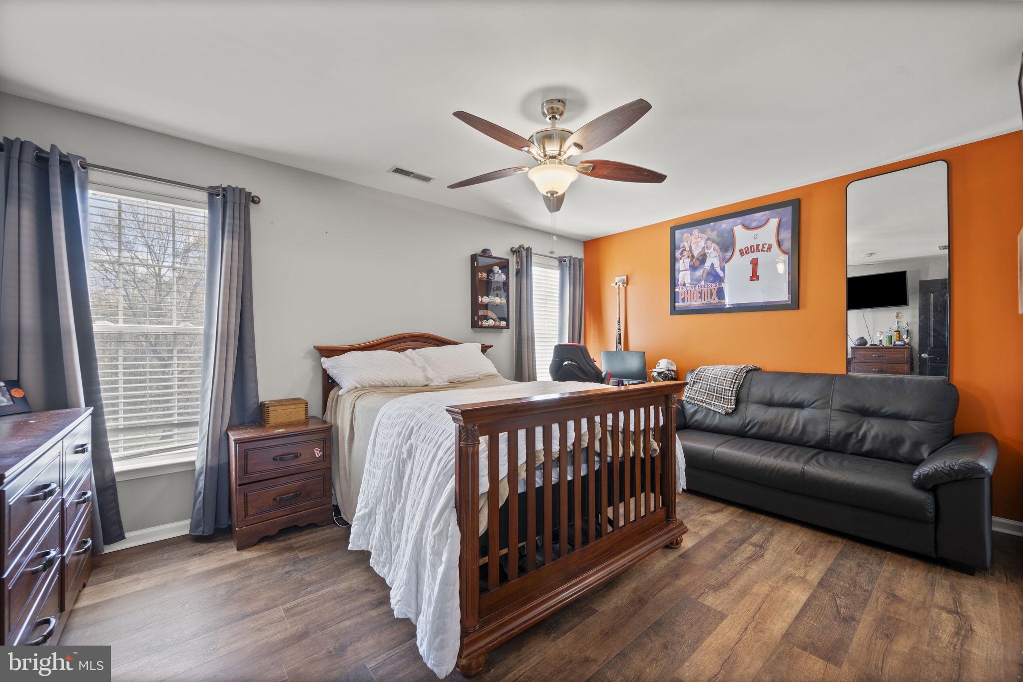 PRIESTFORD OVERLOOK - Residential