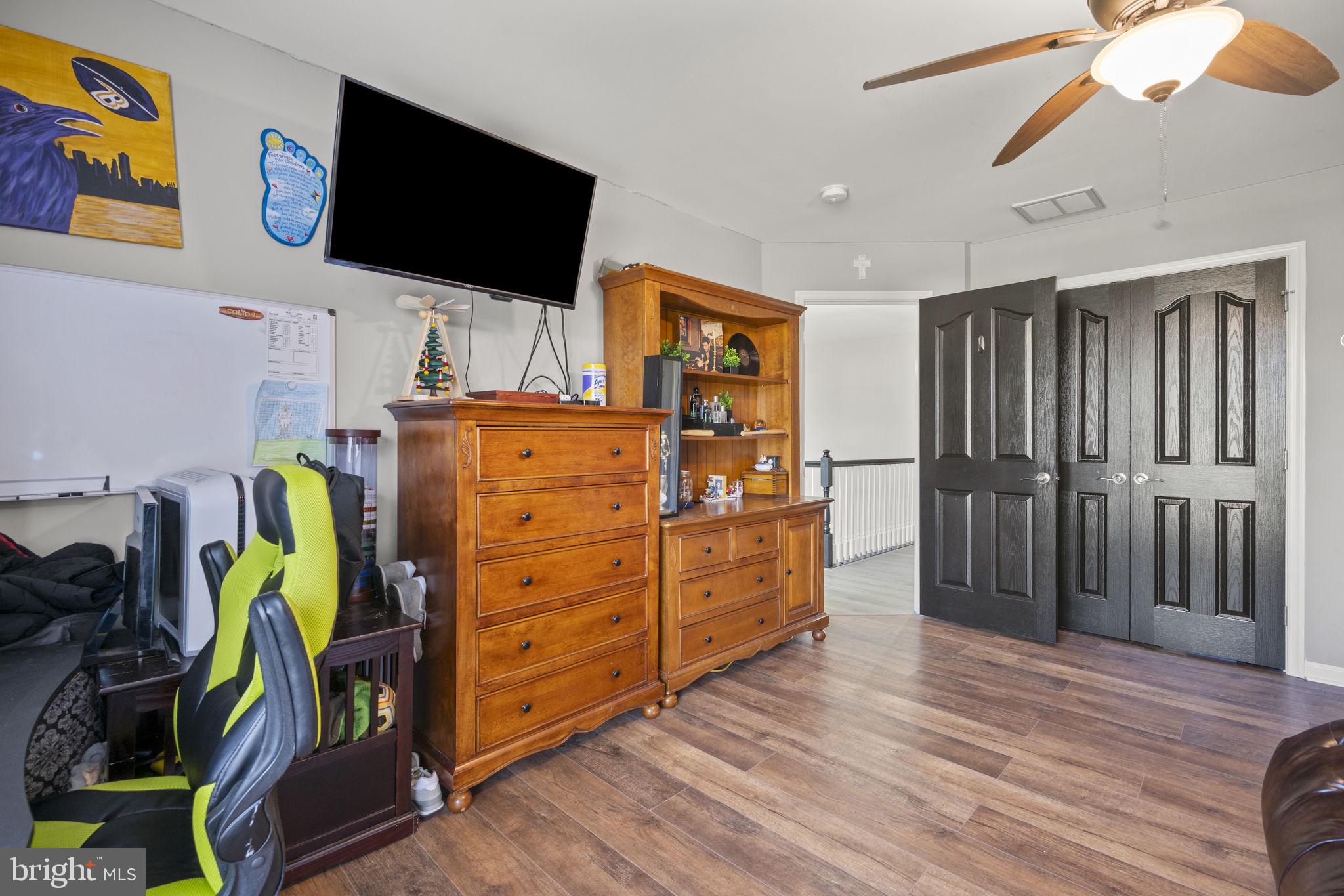 PRIESTFORD OVERLOOK - Residential