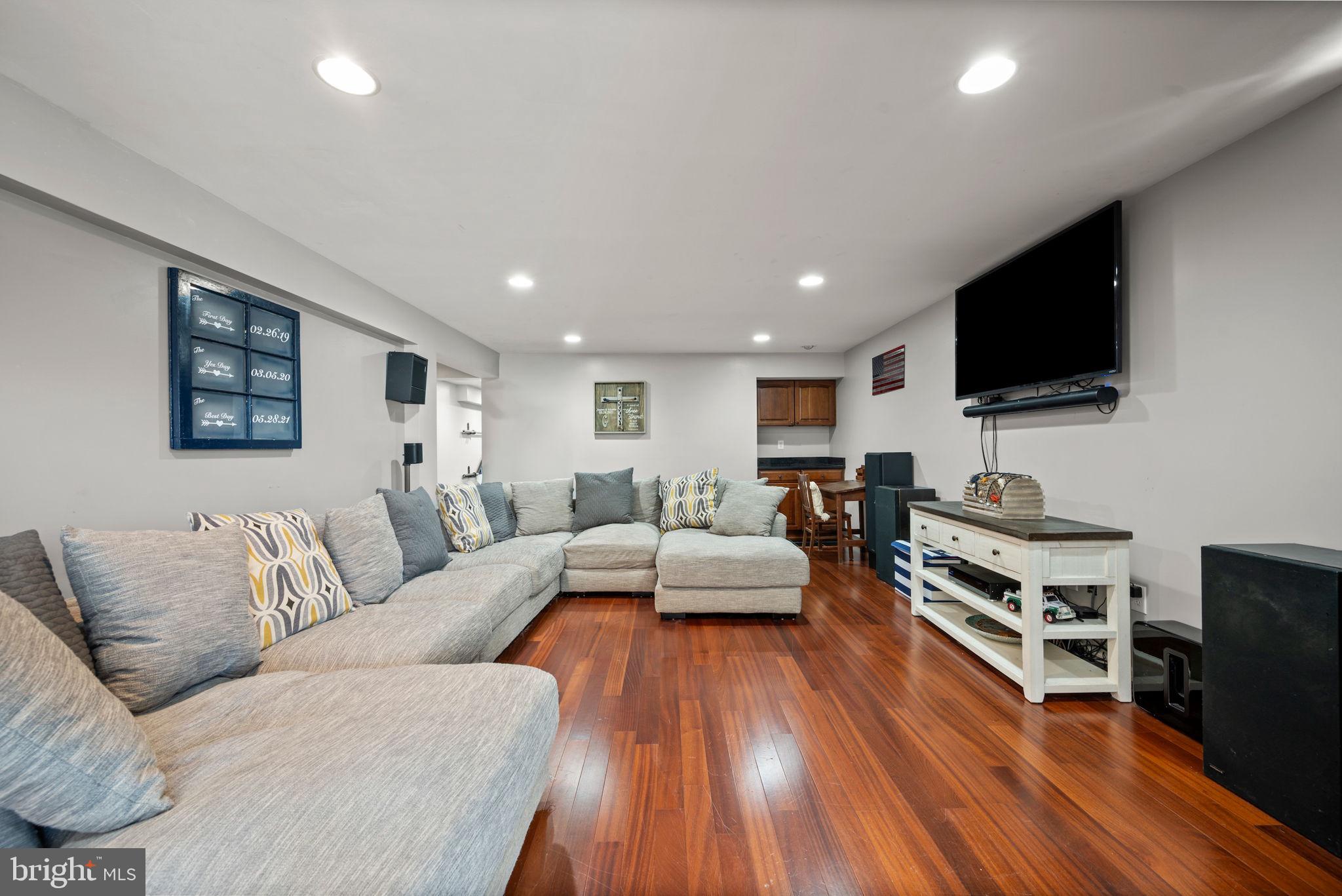 PRIESTFORD OVERLOOK - Residential