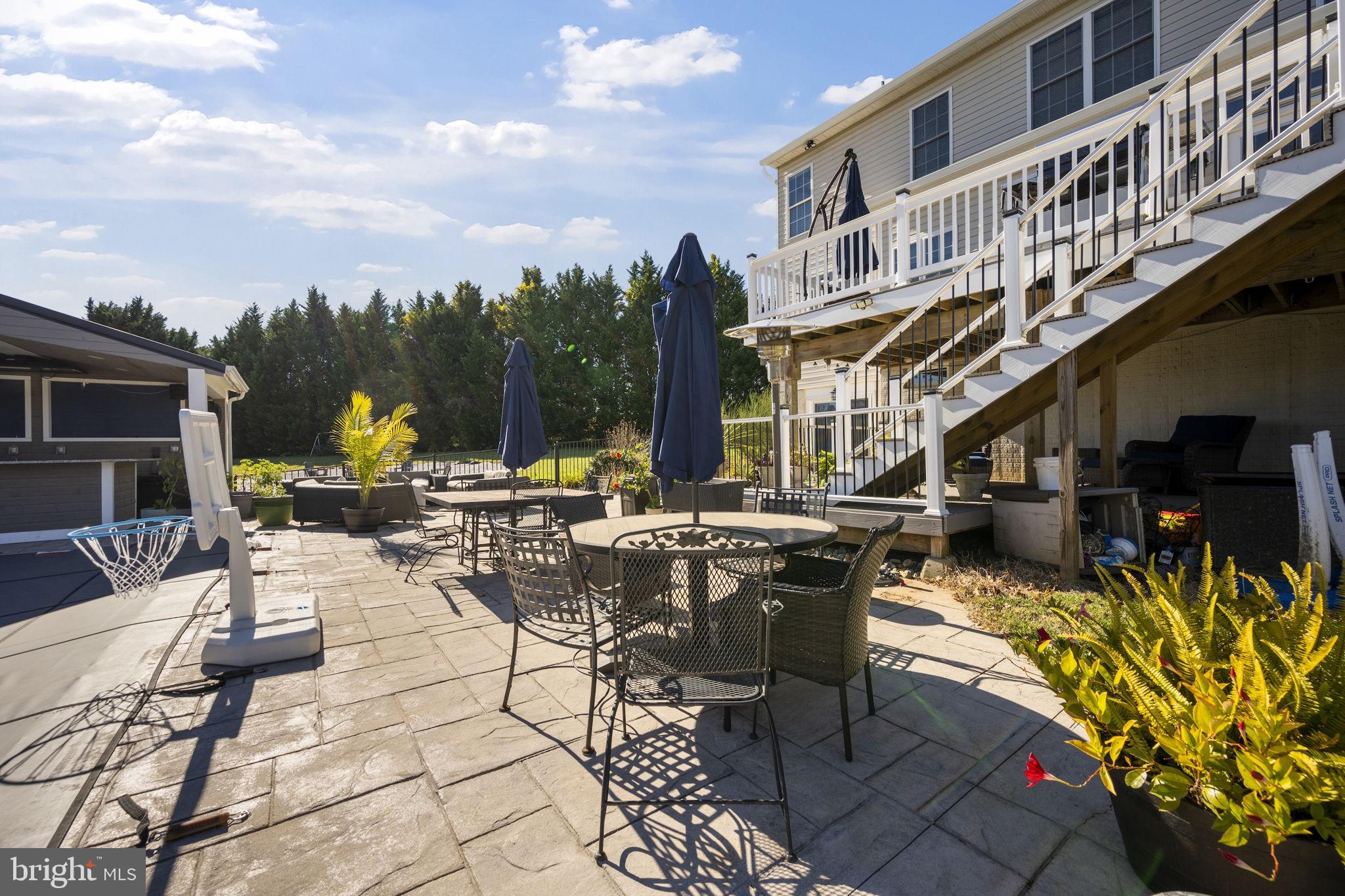 PRIESTFORD OVERLOOK - Residential