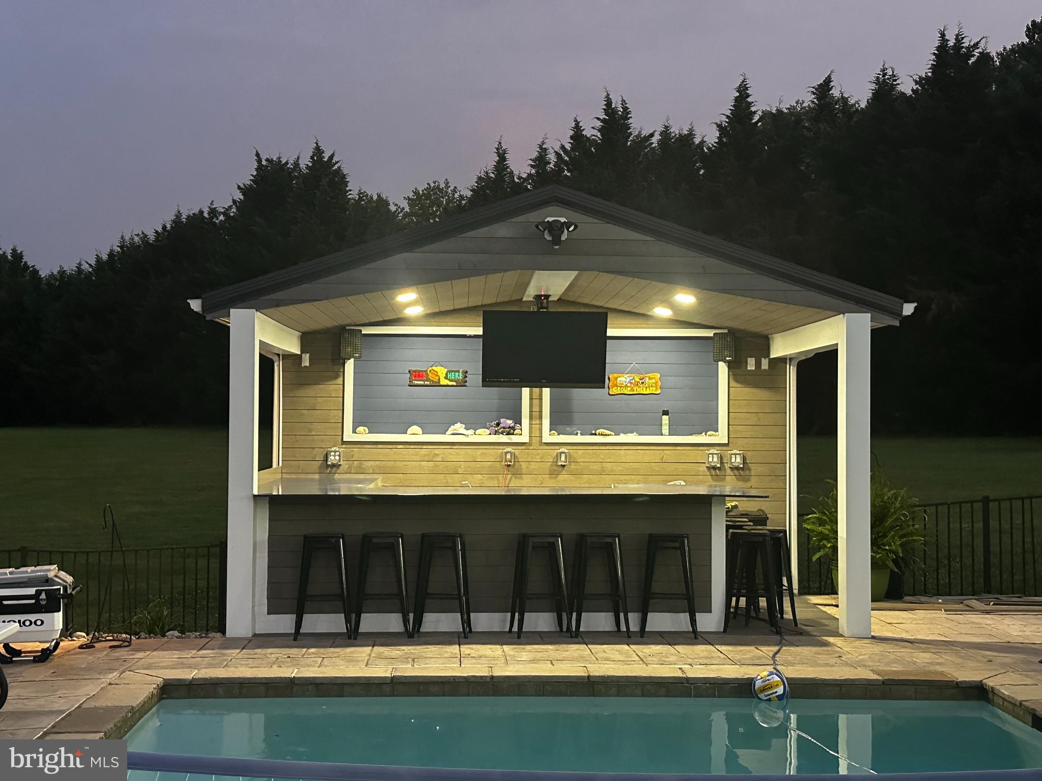 PRIESTFORD OVERLOOK - Residential