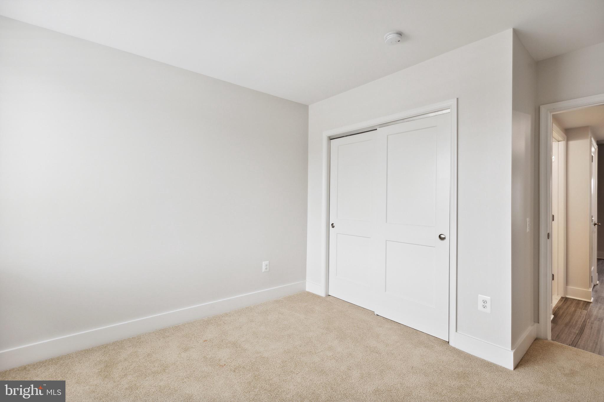 MONTGOMERY VILLAGE - Residential Lease