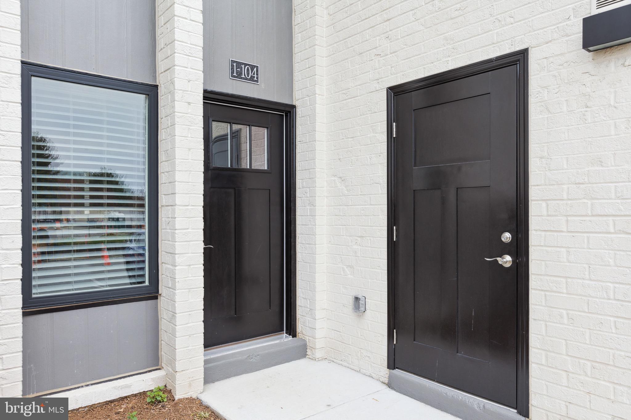 MONTGOMERY VILLAGE - Residential Lease