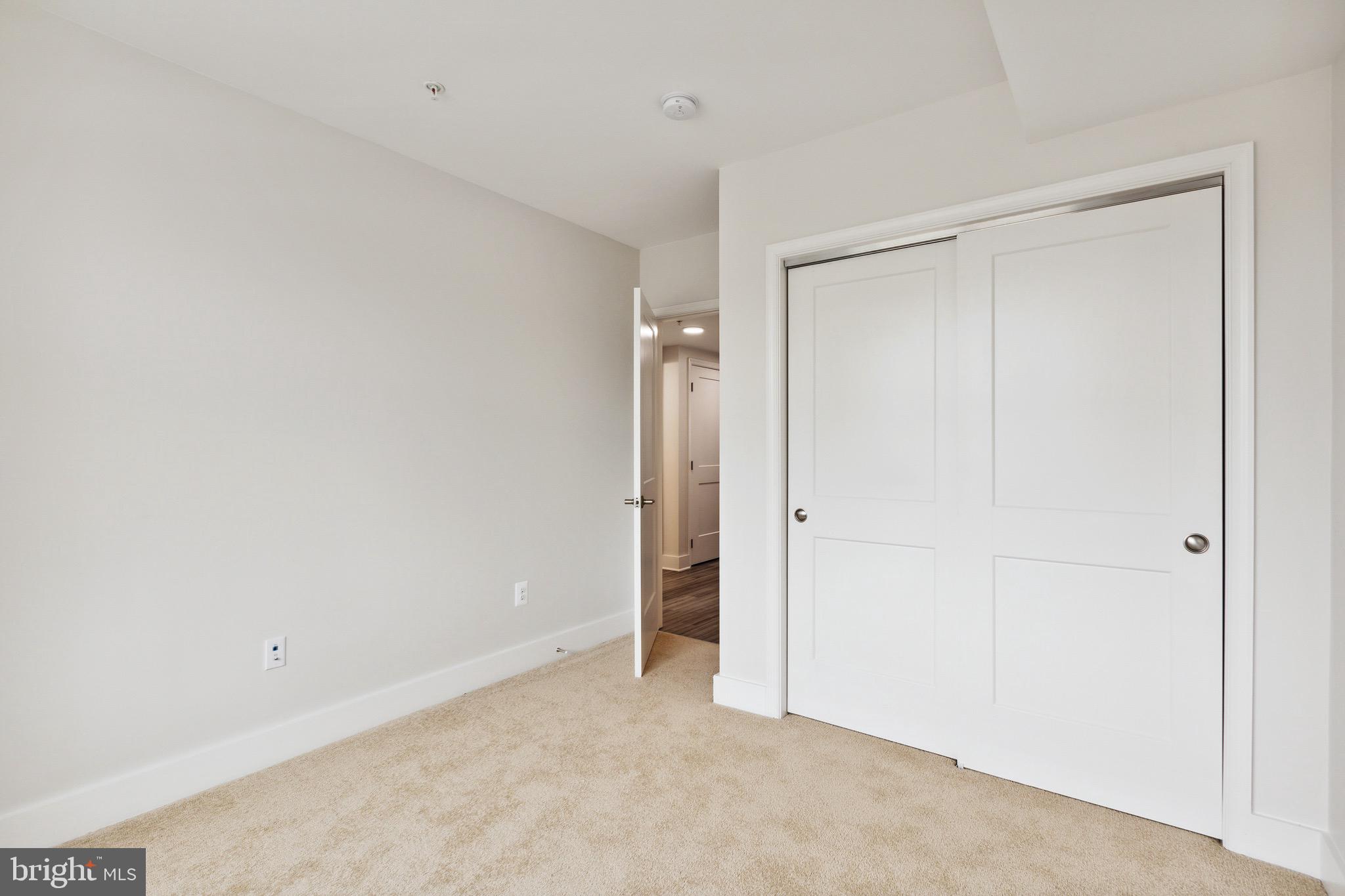 MONTGOMERY VILLAGE - Residential Lease