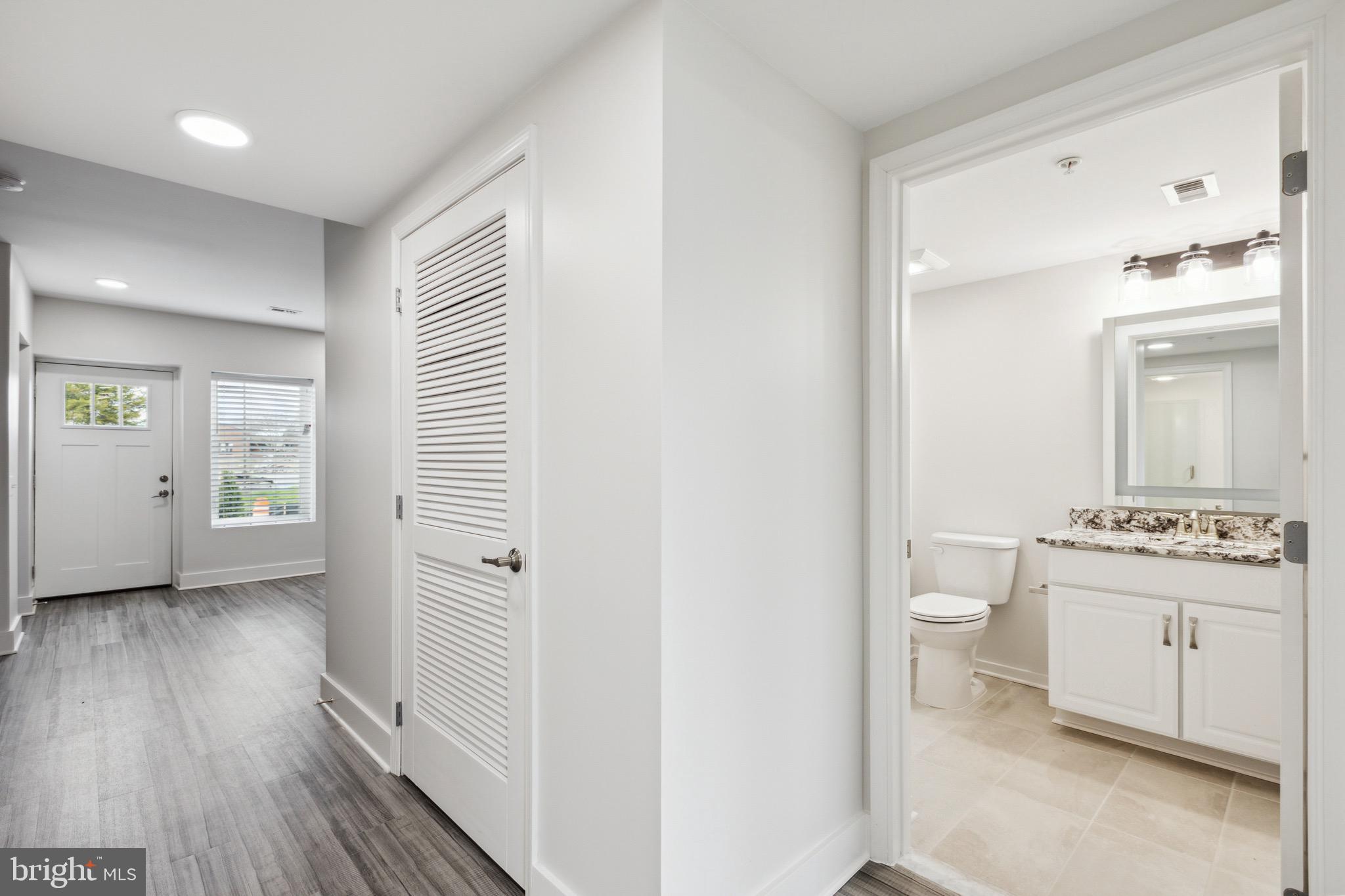 MONTGOMERY VILLAGE - Residential Lease