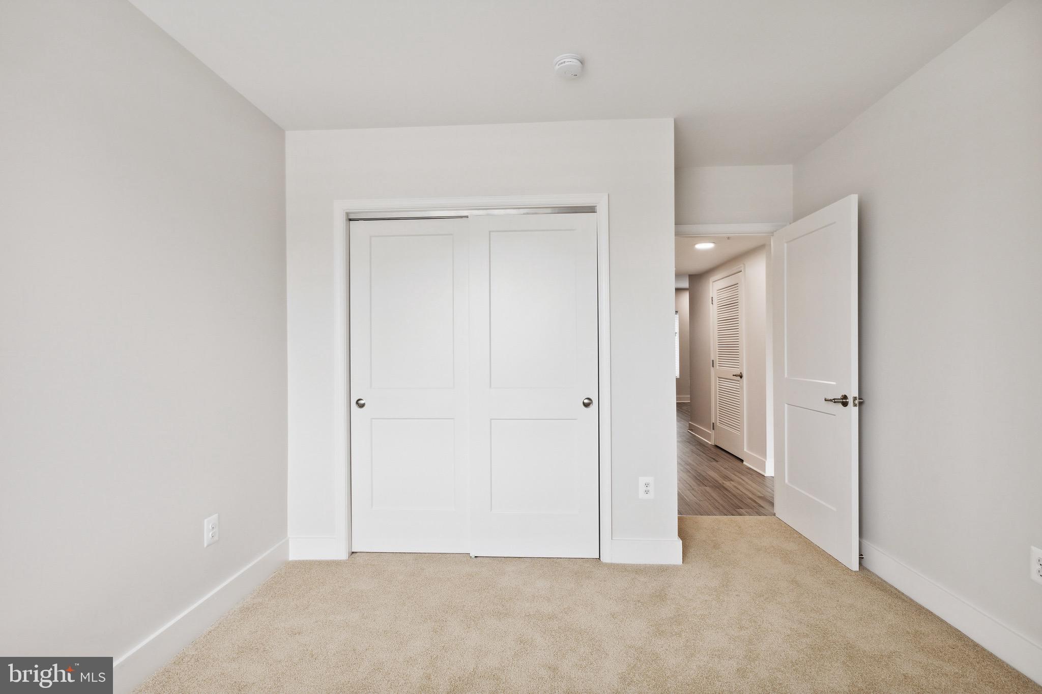 MONTGOMERY VILLAGE - Residential Lease