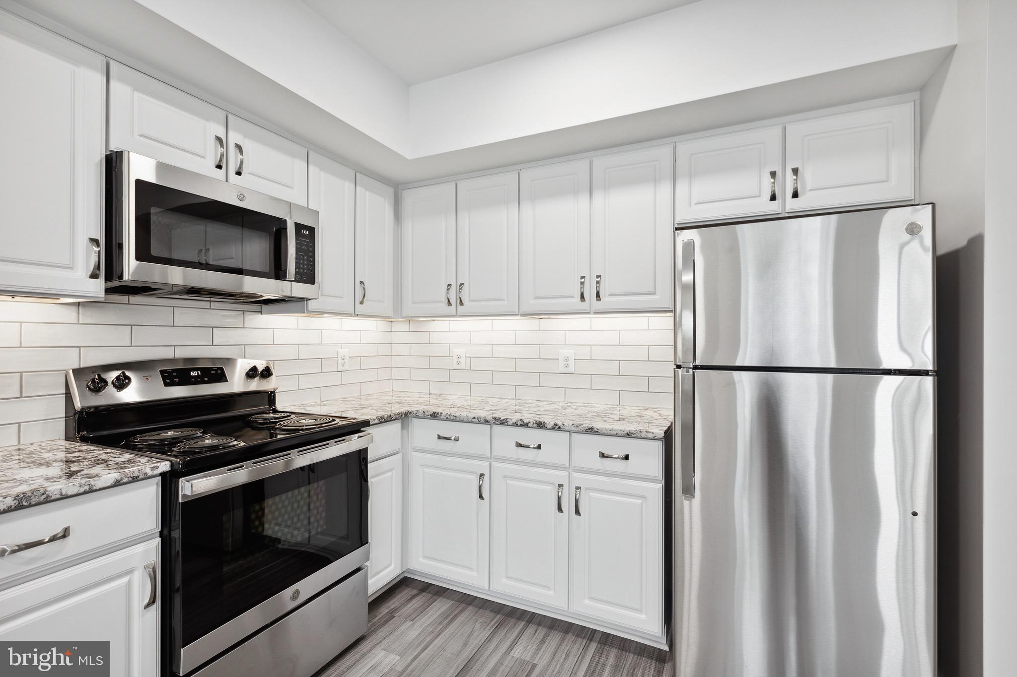 MONTGOMERY VILLAGE - Residential Lease