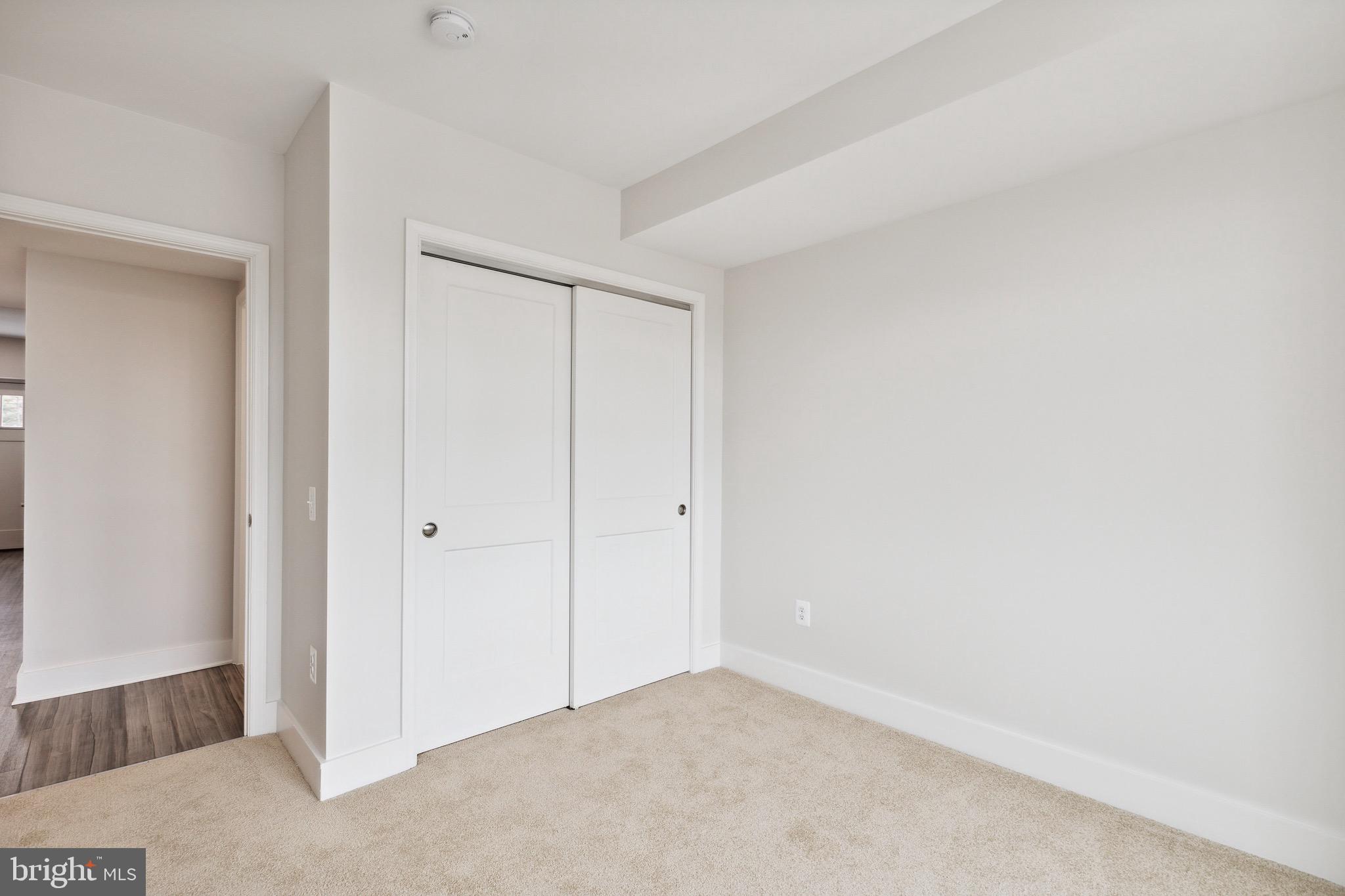 MONTGOMERY VILLAGE - Residential Lease