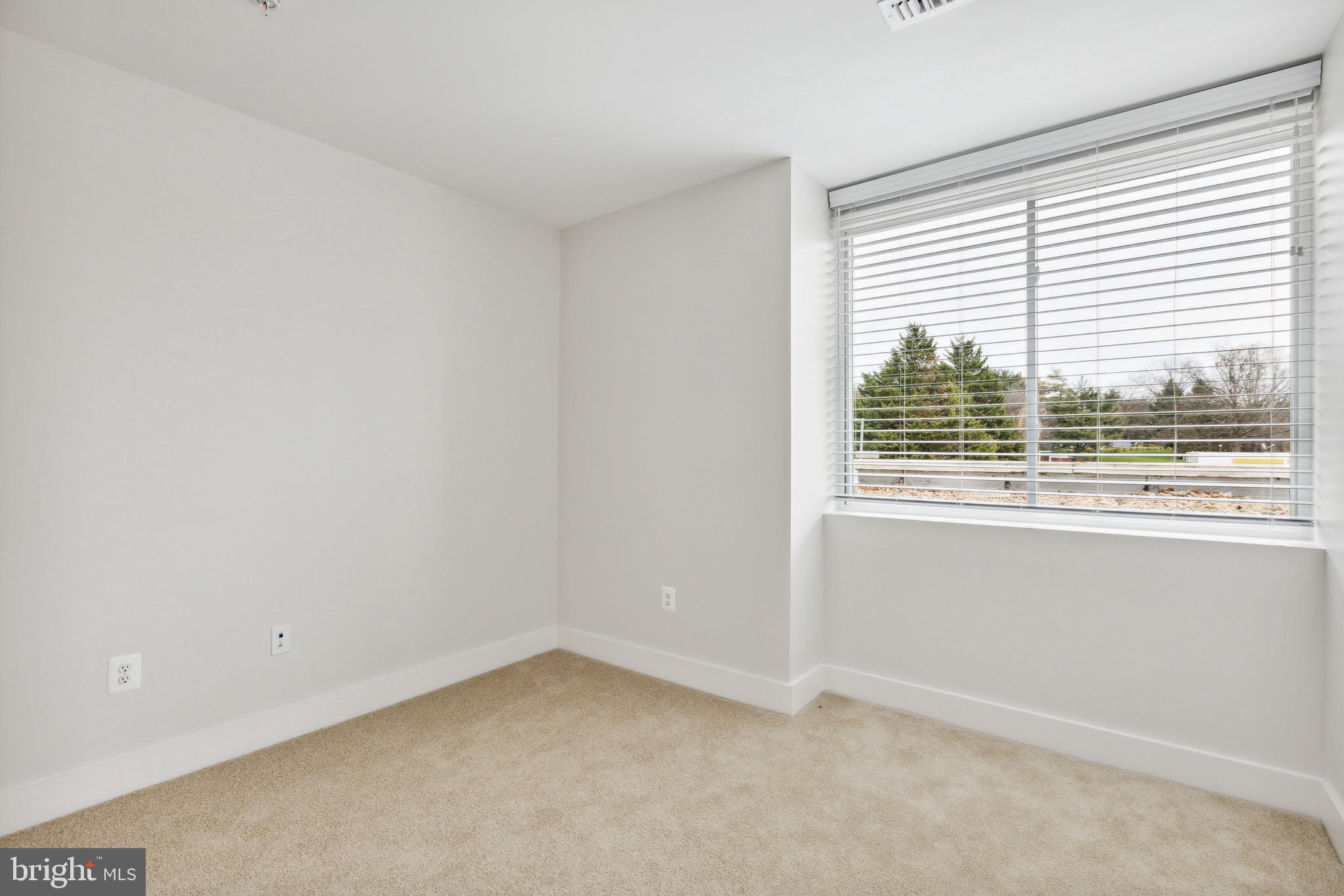 MONTGOMERY VILLAGE - Residential Lease