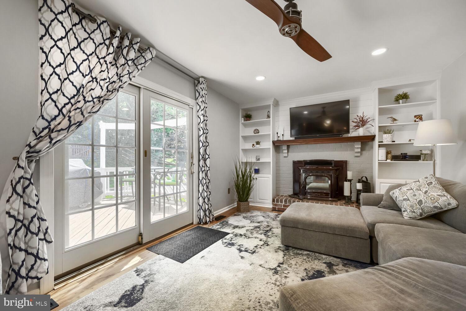 HUNTERS RUN - Residential