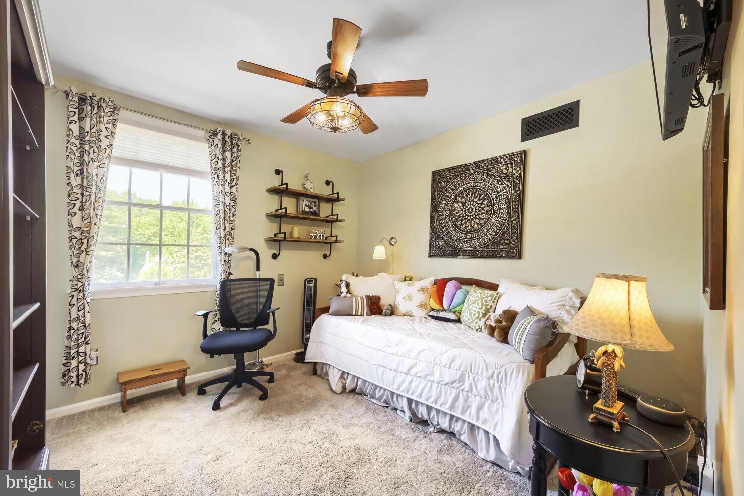 HUNTERS RUN - Residential