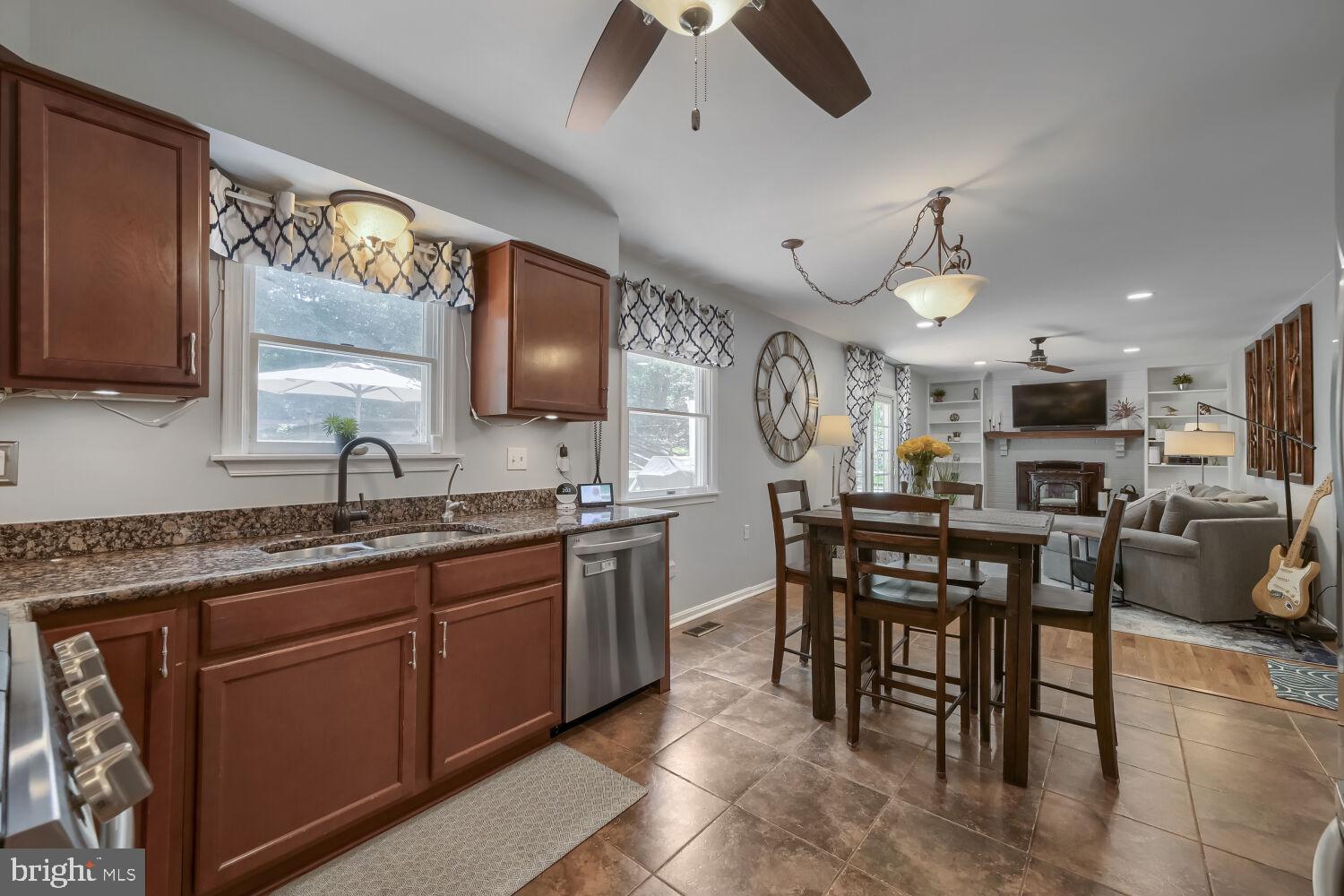 HUNTERS RUN - Residential