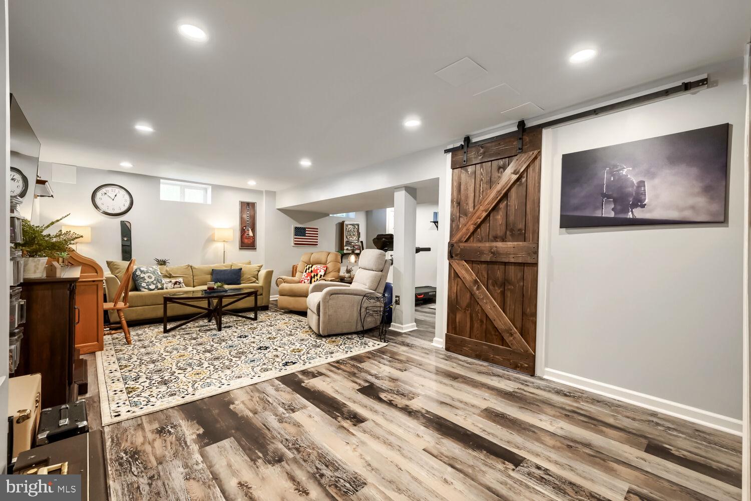 HUNTERS RUN - Residential