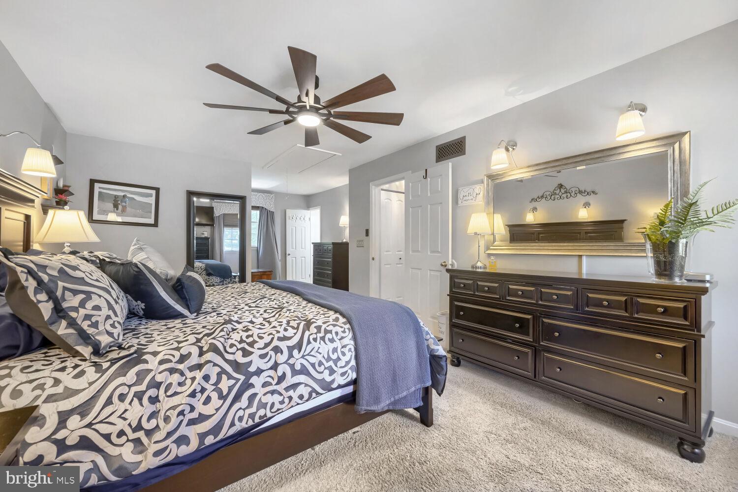 HUNTERS RUN - Residential