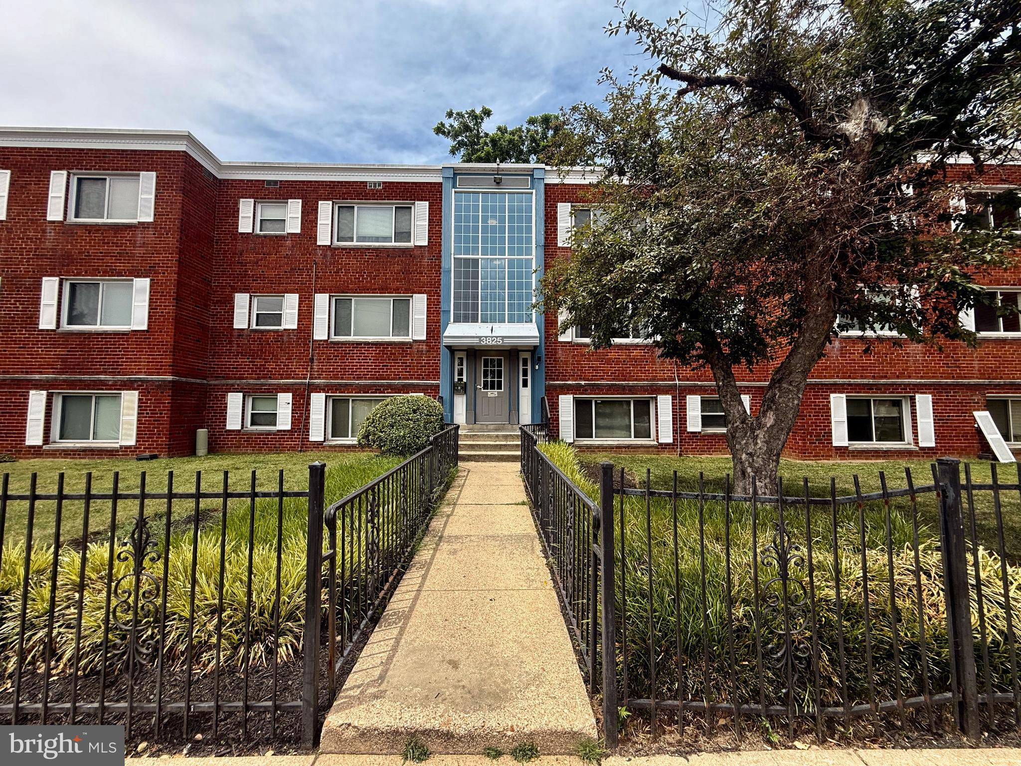 3825 HAMILTON STREET C-304